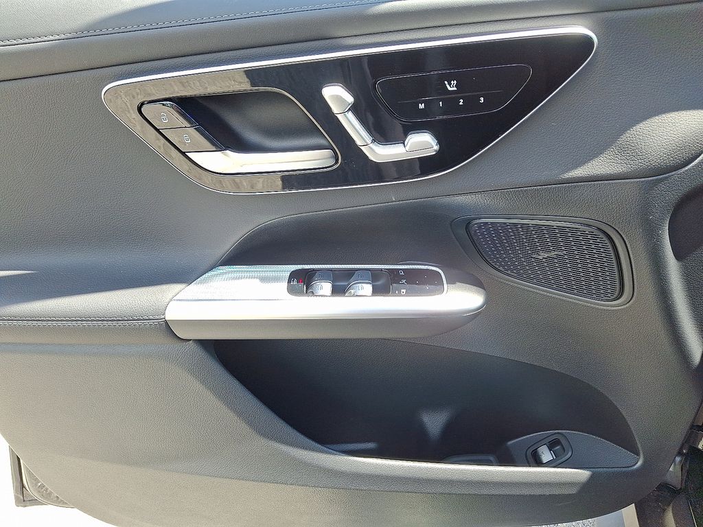 2025 Mercedes-Benz GLC Base - Photo 13