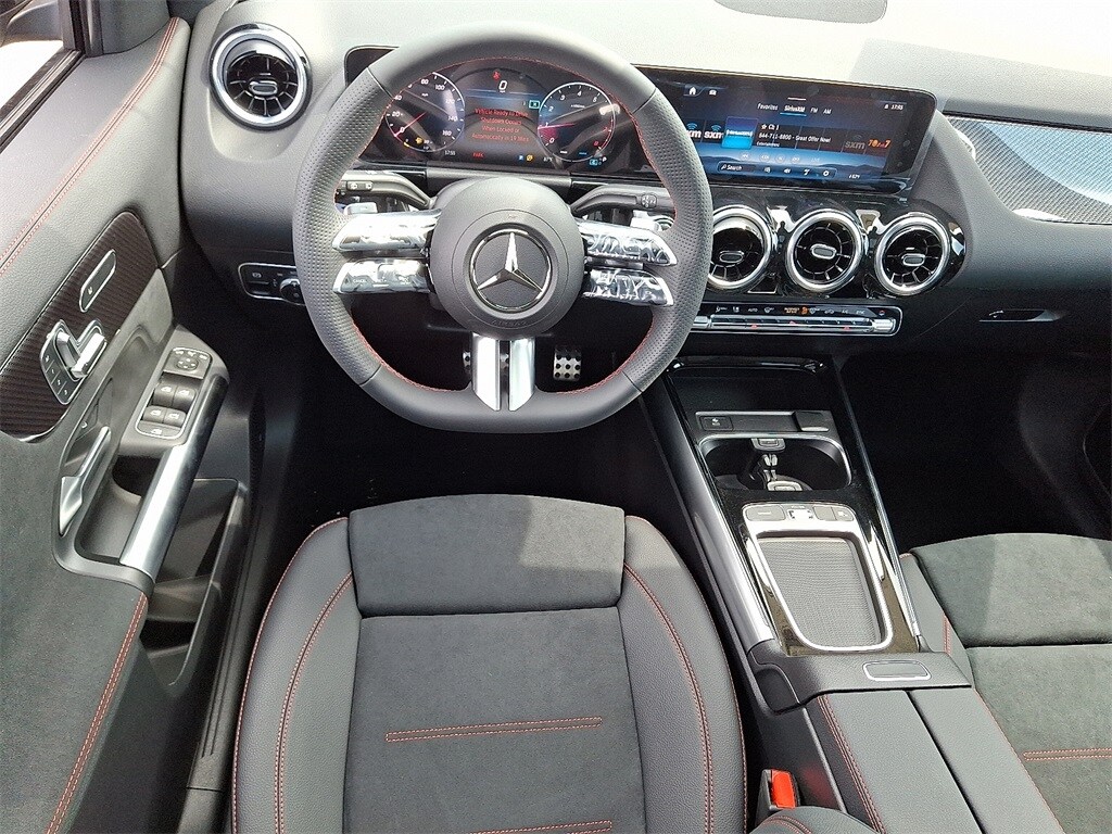 2026 Mercedes Benz GLA 250 4MATIC photo 2