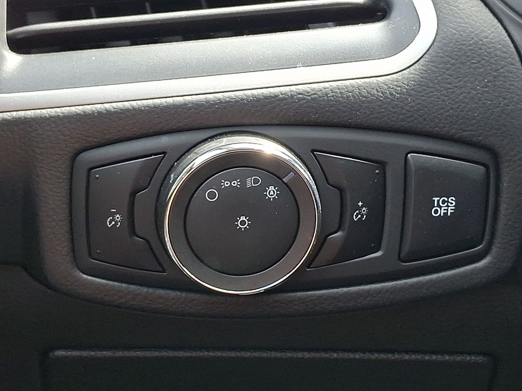 2024 Ford Edge SEL - Photo 25