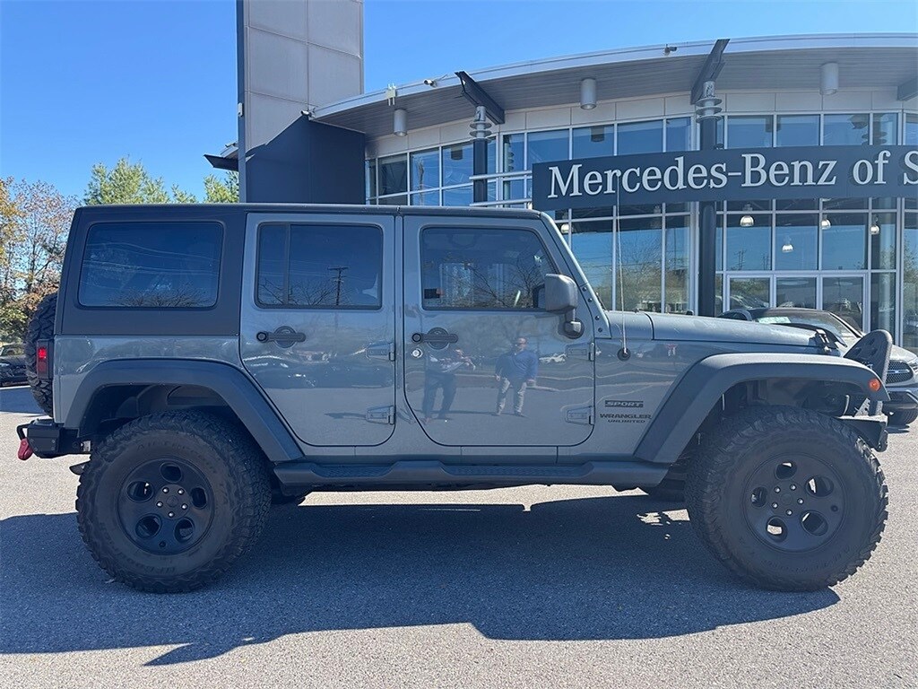 2015 Jeep Wrangler Unlimited Sport photo 2