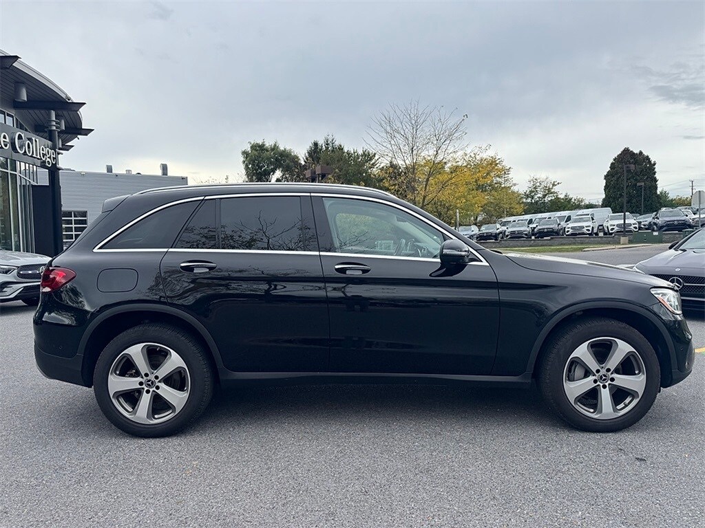 2022 Mercedes Benz GLC 300 4MATIC photo 2