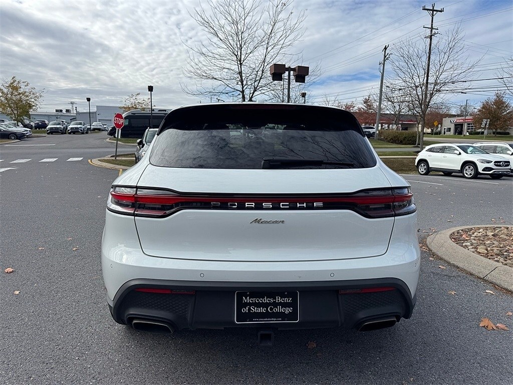 2024 Porsche Macan Base photo 4