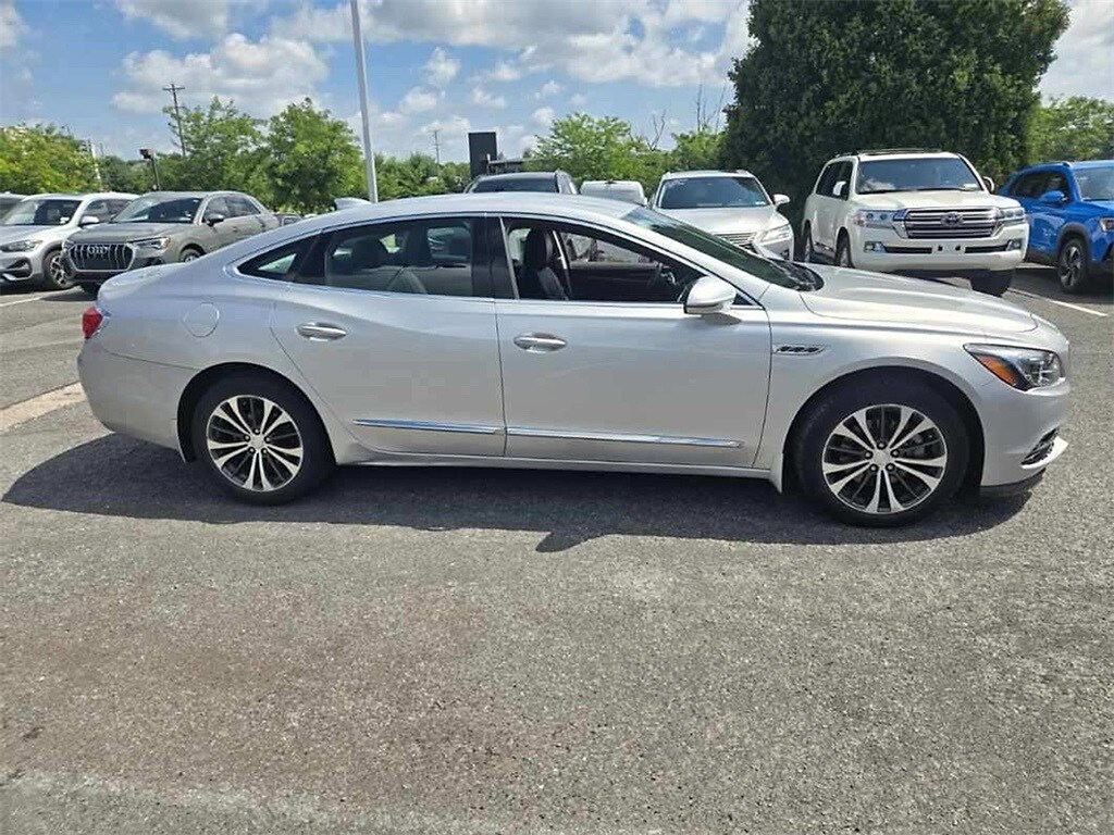 2017 Buick LaCrosse Essence photo 2