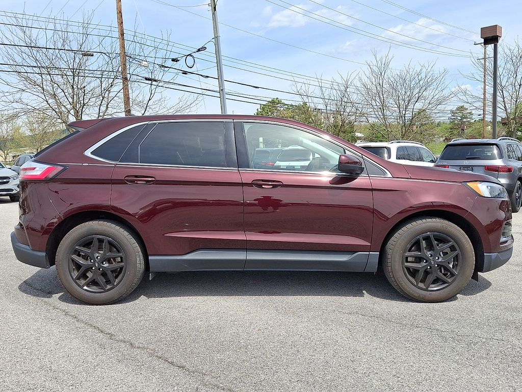 2024 Ford Edge SEL - Photo 10