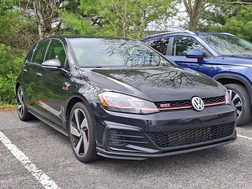 2019 Volkswagen Golf GTI 2.0T SE 4-door's photo