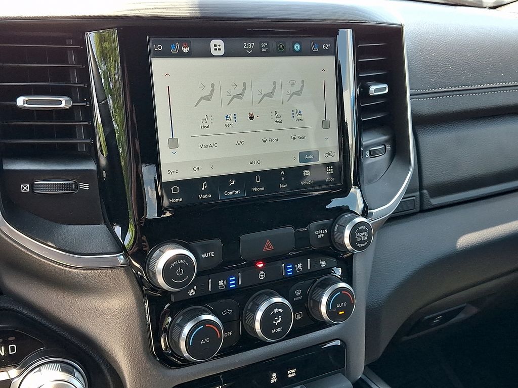 2024 RAM Ram 1500 Pickup Laramie - Photo 16
