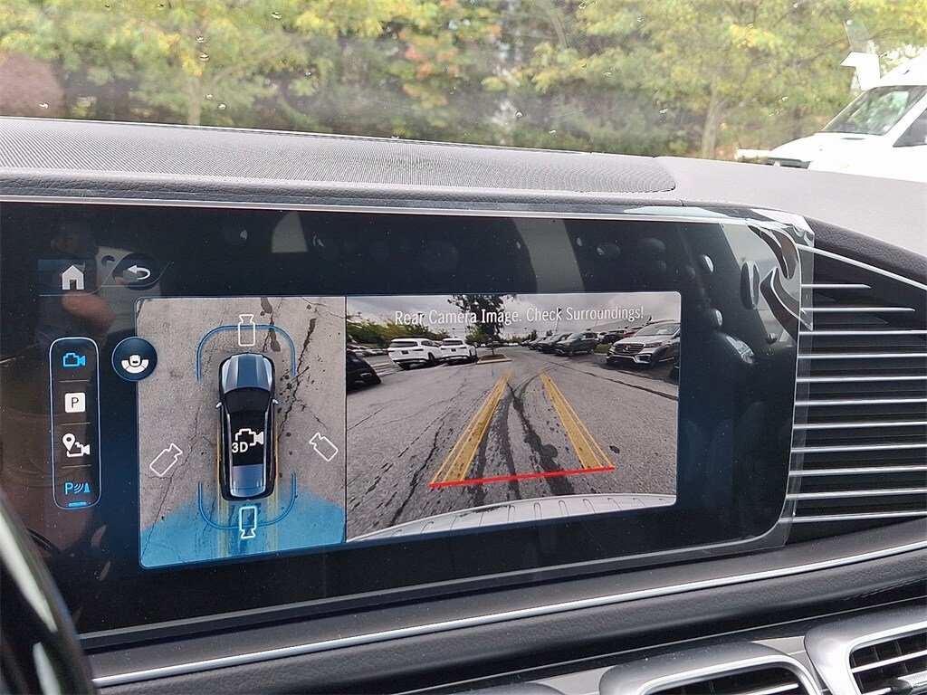 2026 Mercedes Benz GLS 580 4MATIC photo 3