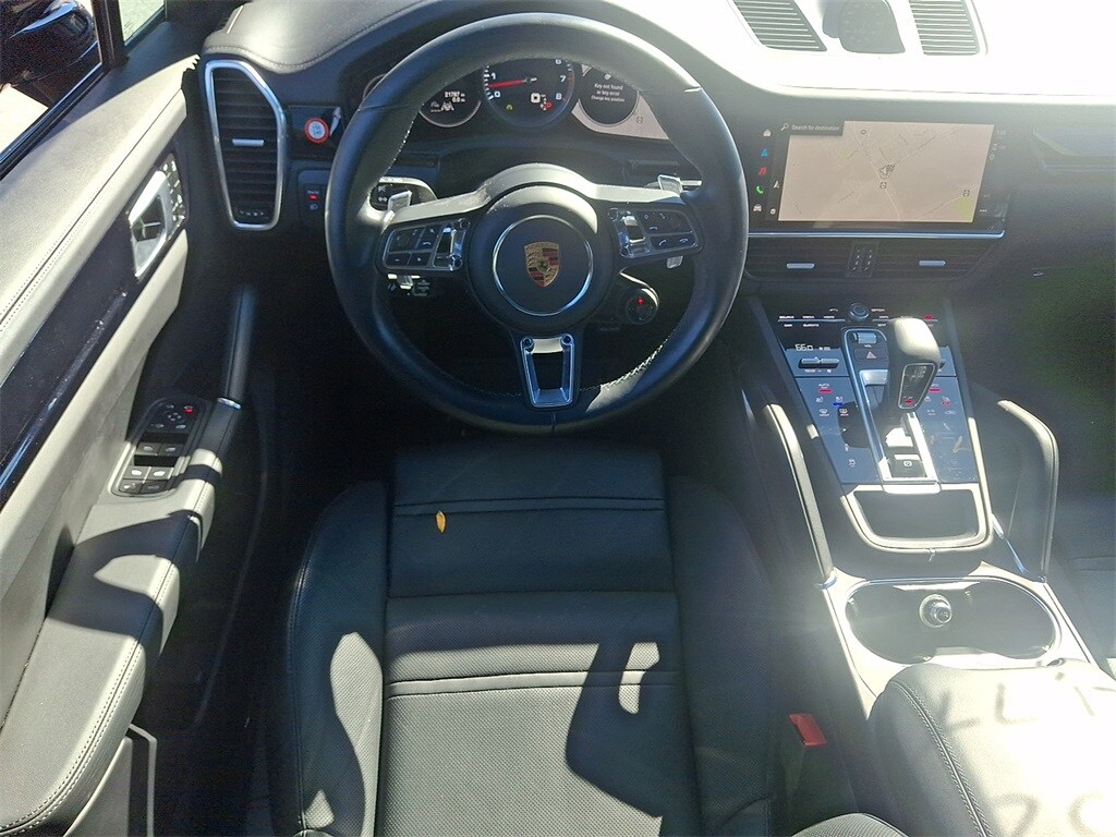 2022 Porsche Cayenne Turbo photo 2