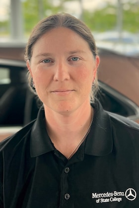 Staff member Deanna Phillips from ID_8b55eb475179