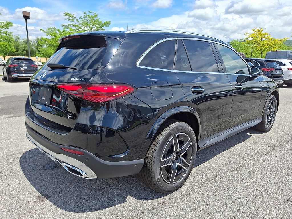 2025 Mercedes-Benz GLC Base - Photo 9