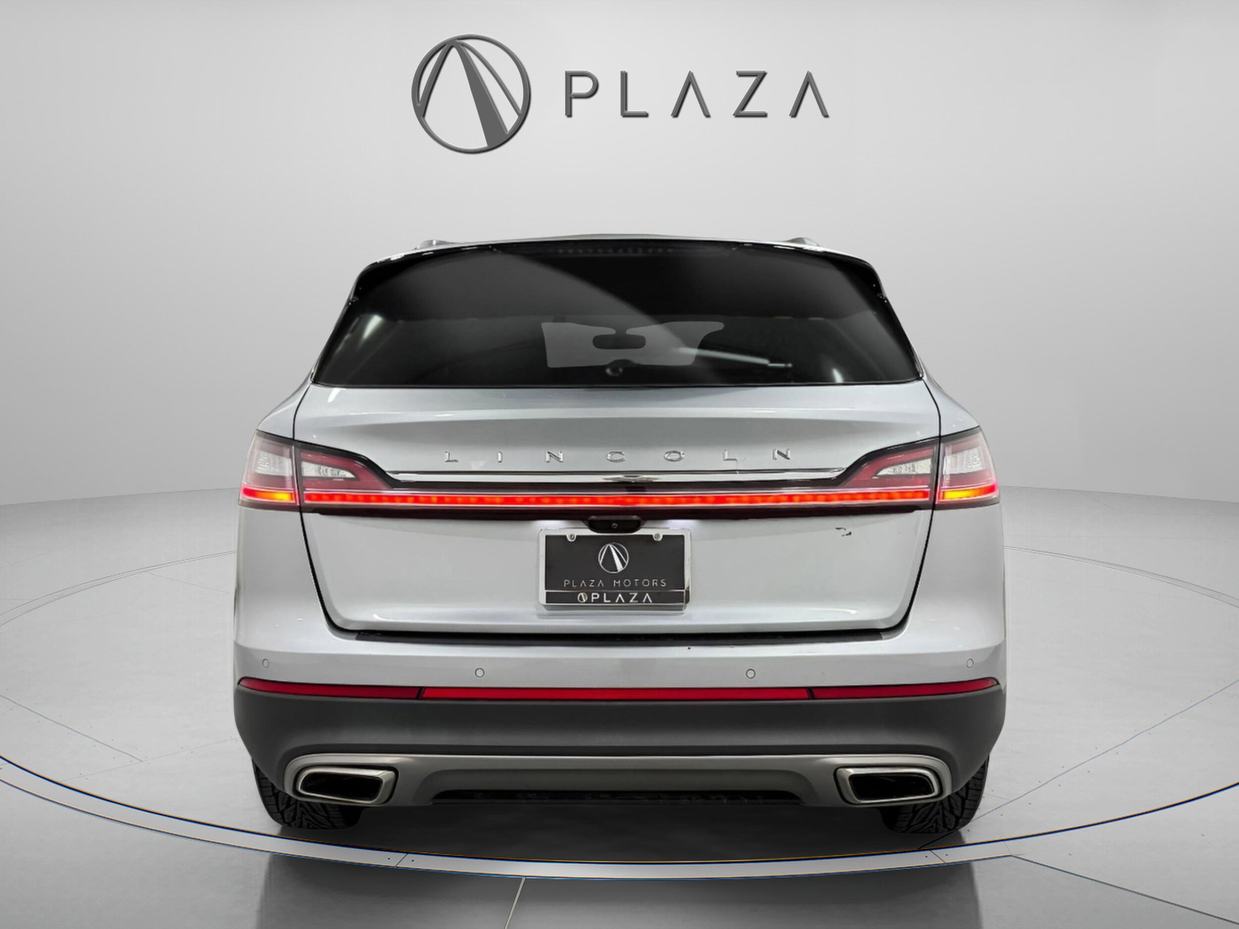 2022 Lincoln Nautilus Standard photo 2