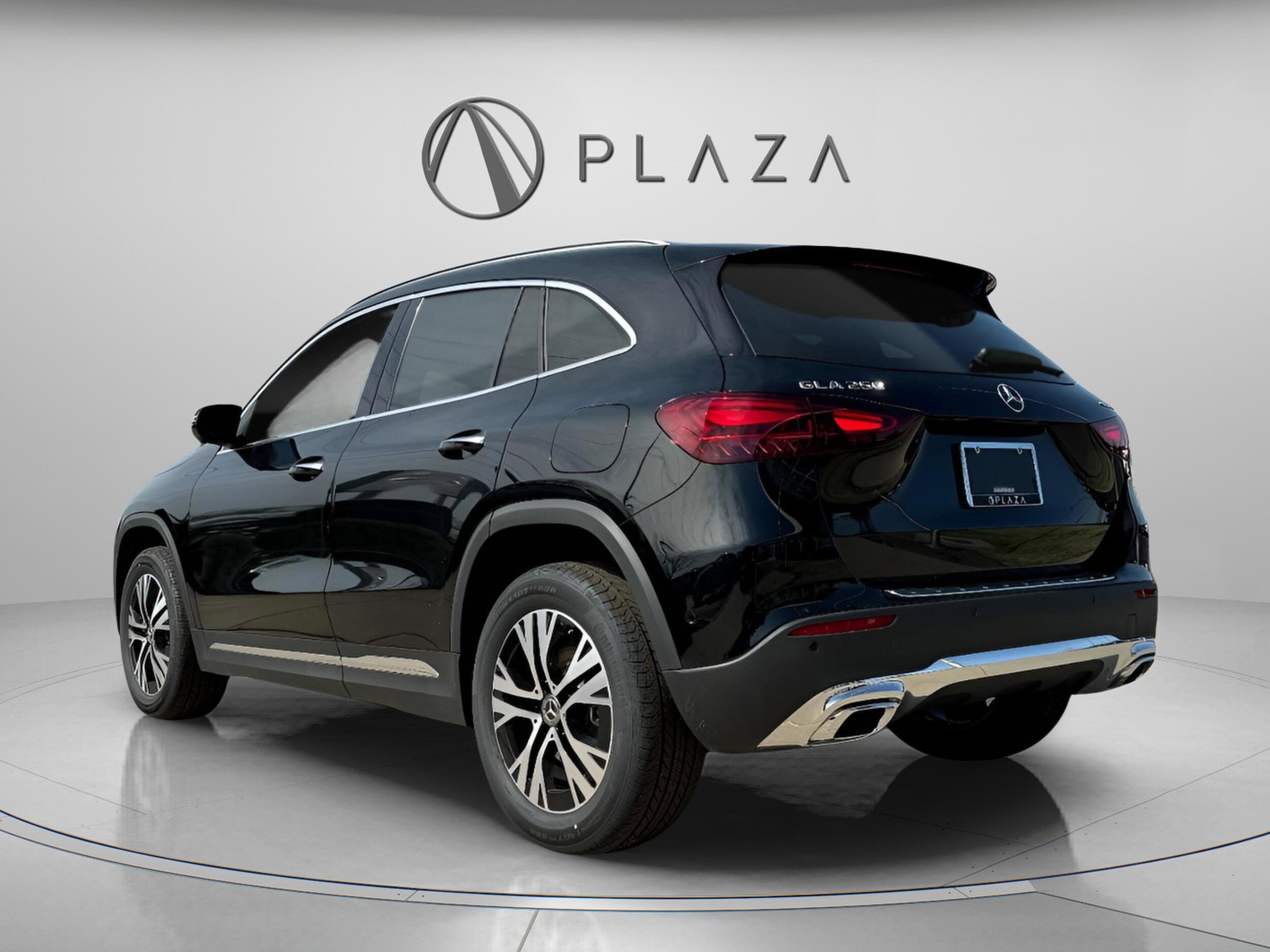 2025 Mercedes Benz GLA 250 4MATIC photo 2