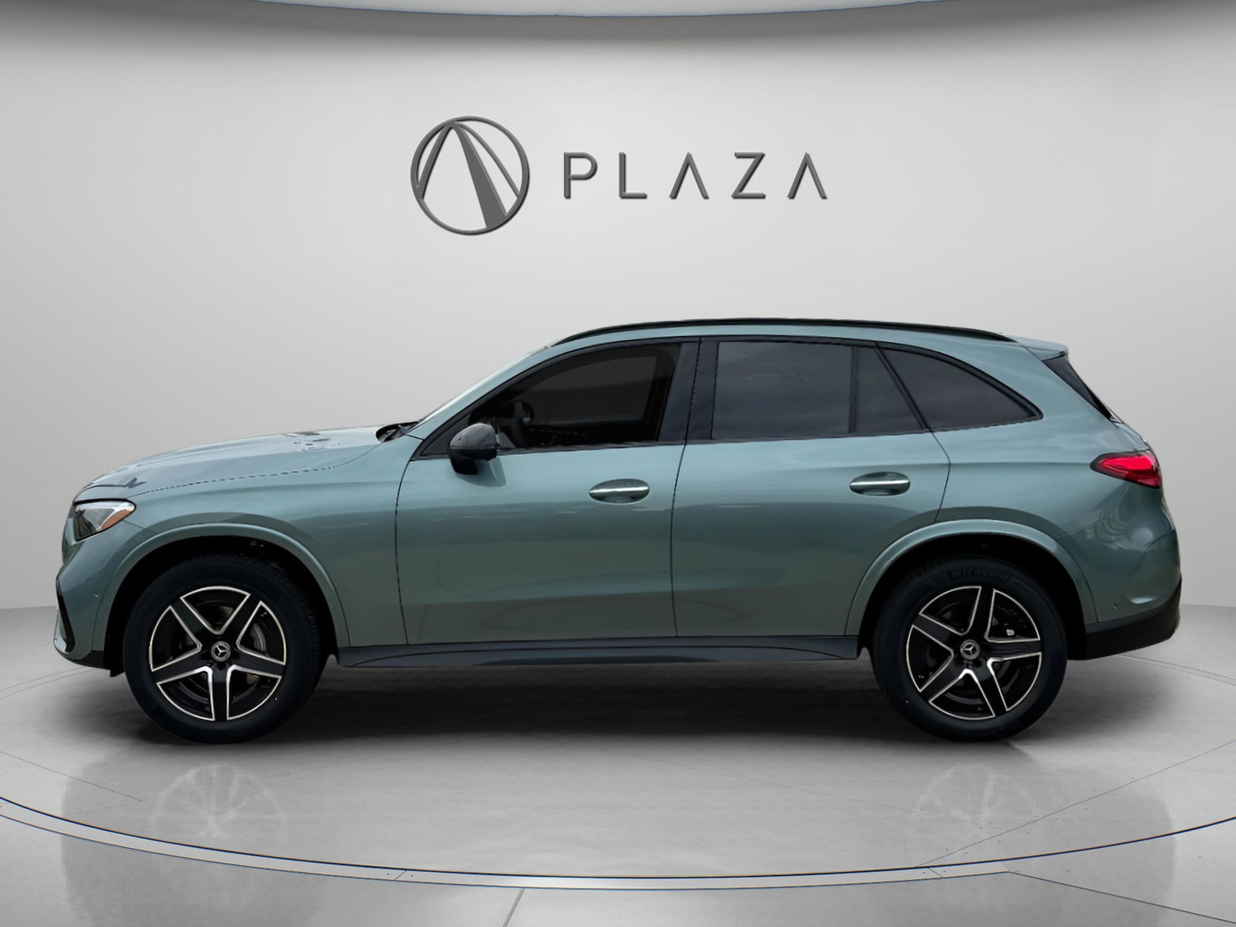 2026 Mercedes Benz GLC 300 4MATIC photo 2