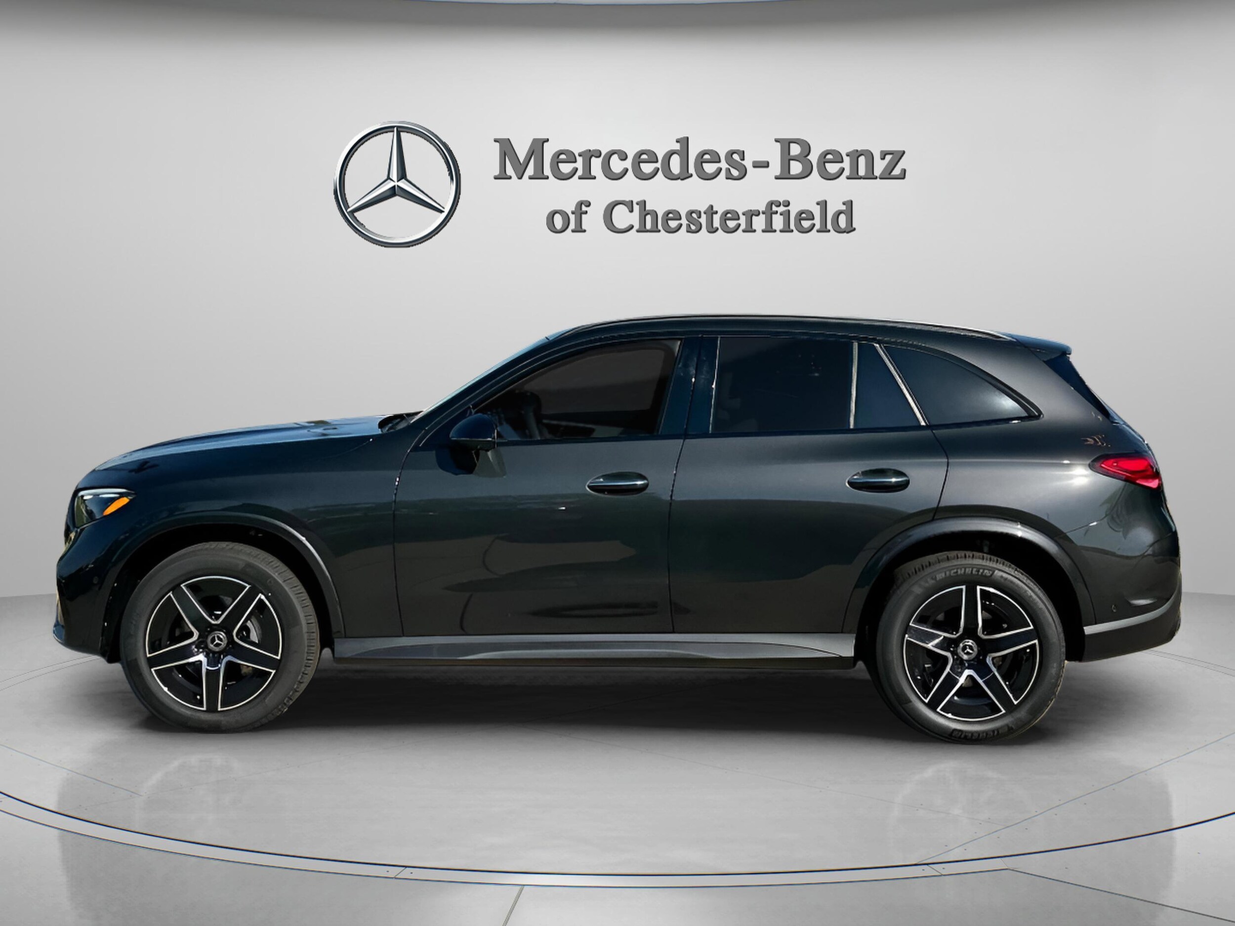 2026 Mercedes Benz GLC 300 4MATIC photo 2