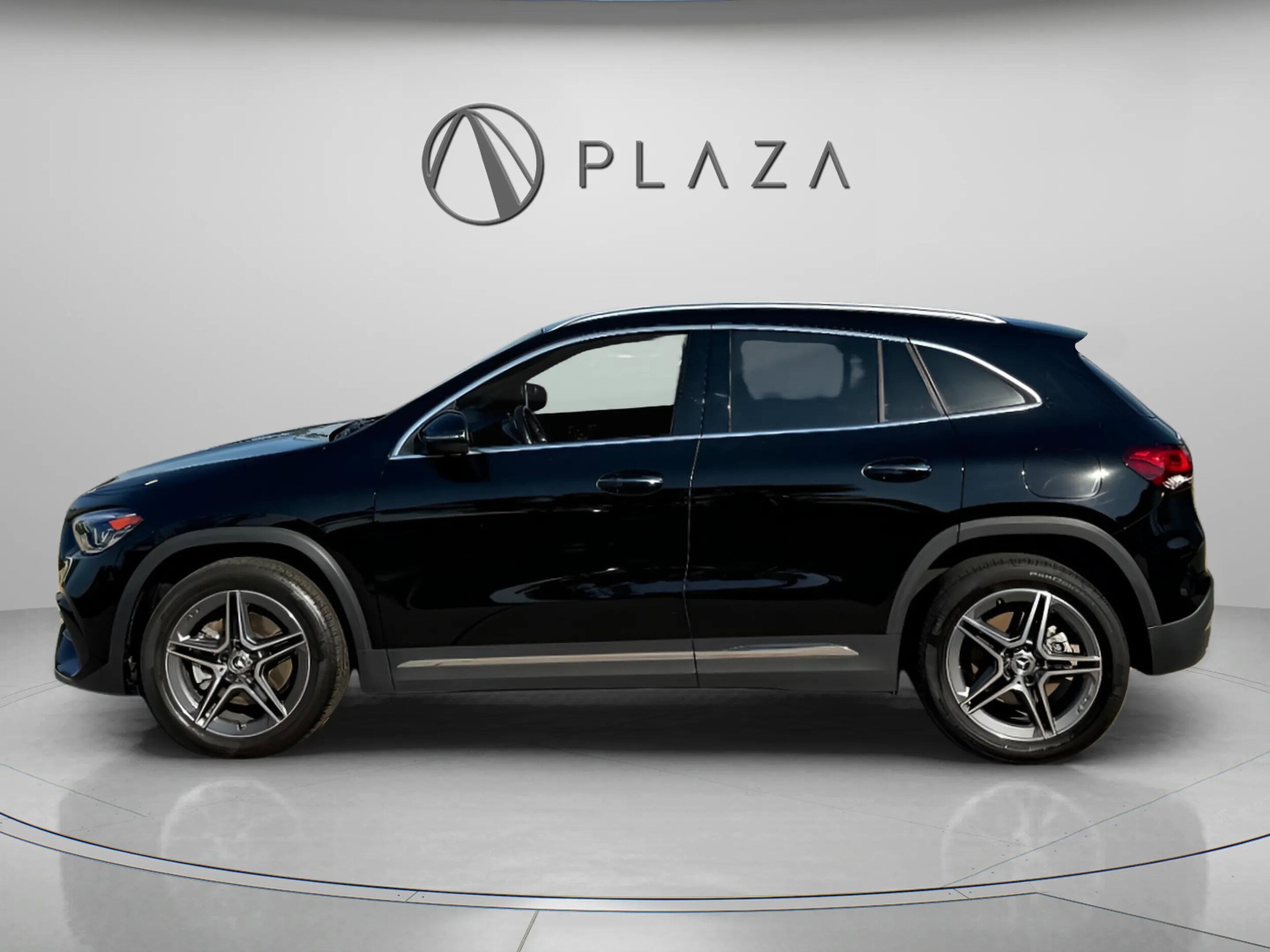 2023 Mercedes Benz GLA 250 4MATIC photo 2