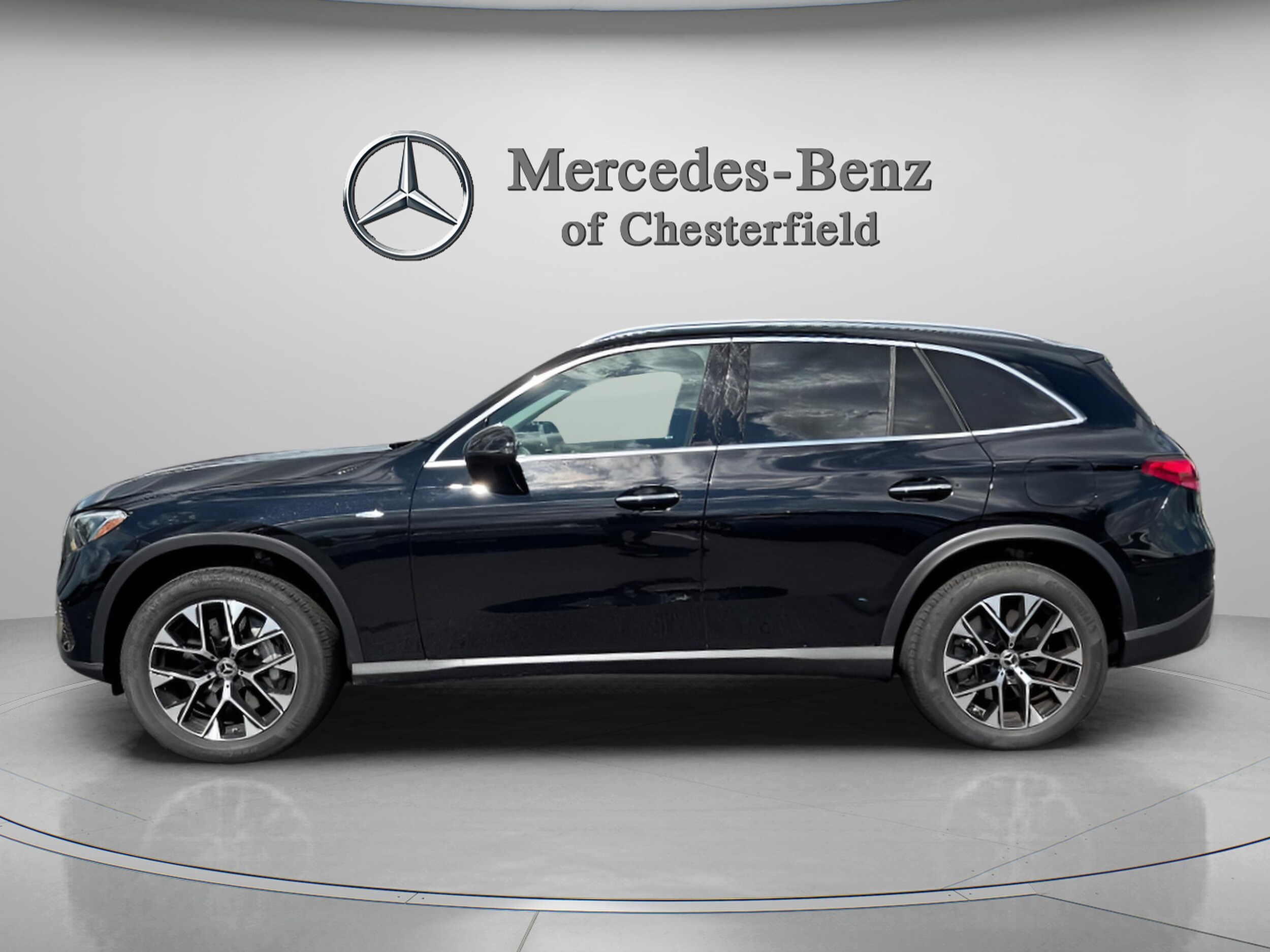 2025 Mercedes Benz GLC 350e 4MATIC photo 2