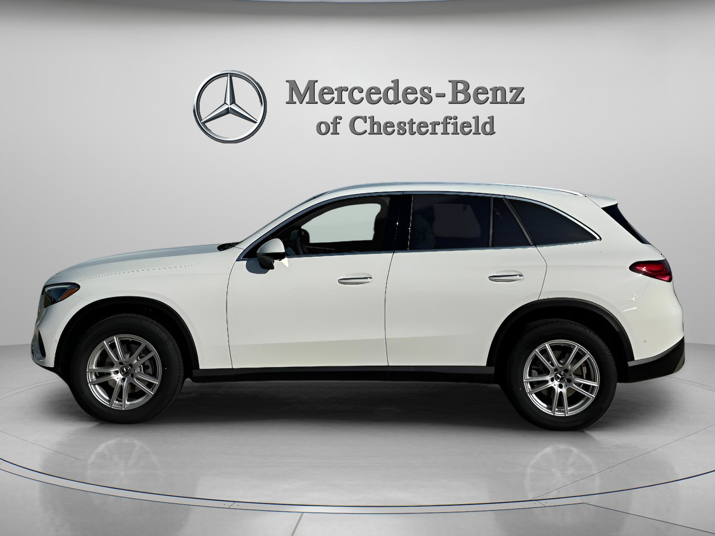 2025 Mercedes Benz GLC 300 4MATIC photo 2