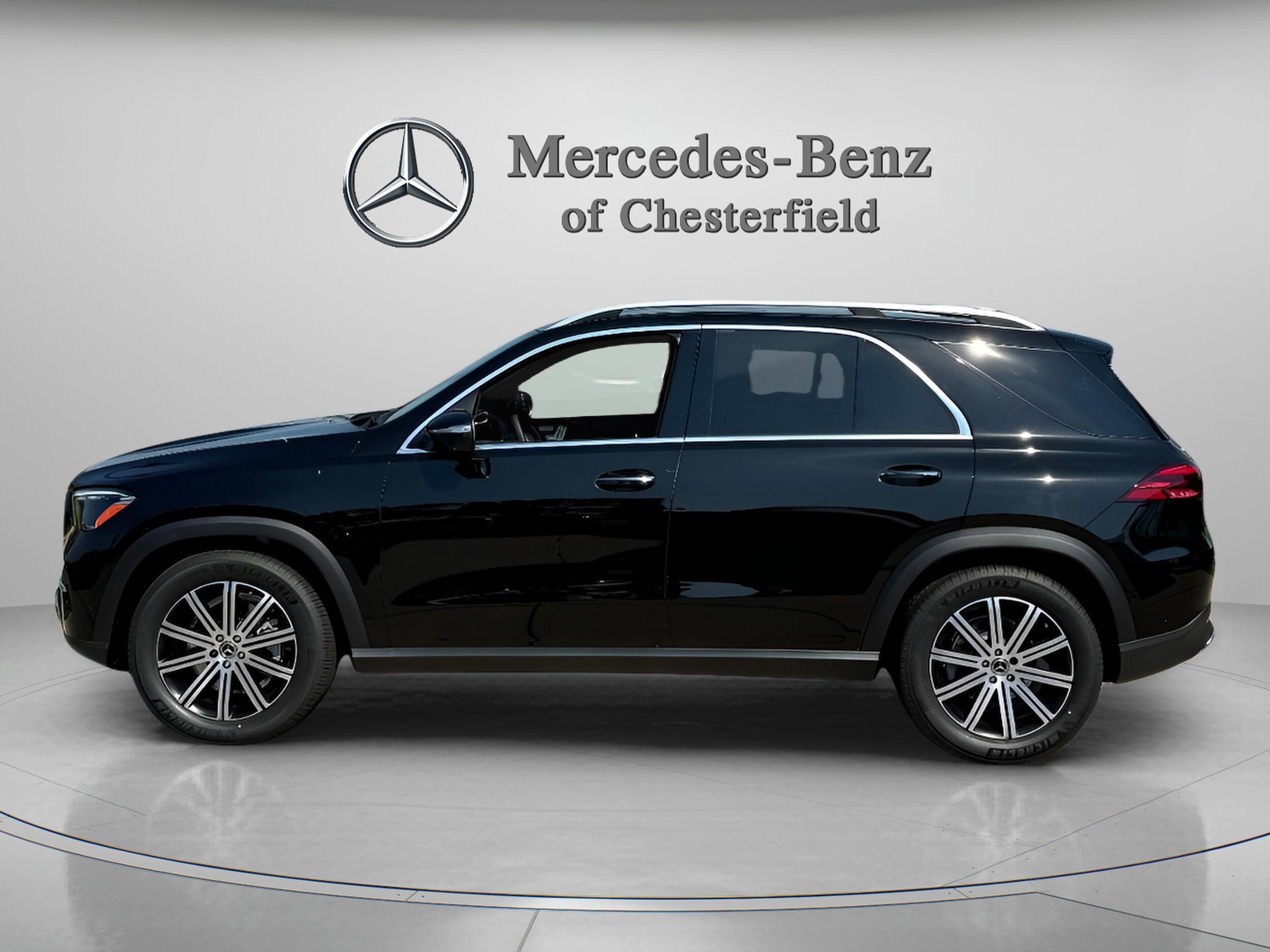 2025 Mercedes Benz GLE 350 4MATIC photo 2