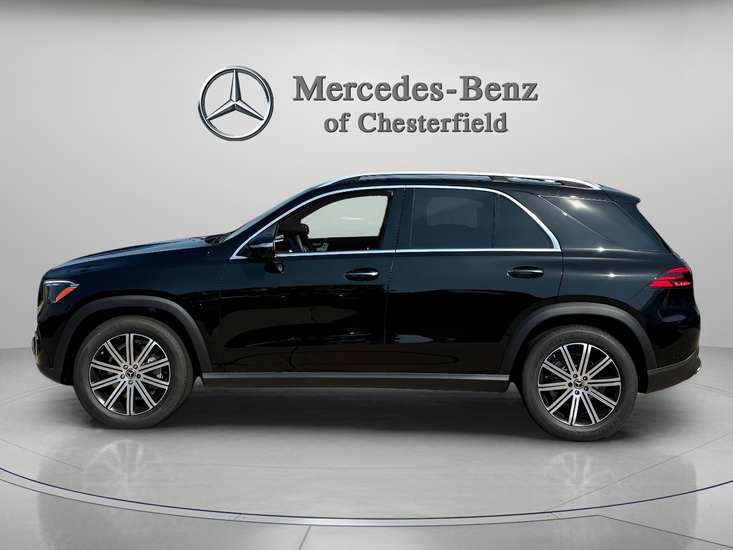 2025 Mercedes Benz GLE 350 4MATIC photo 2