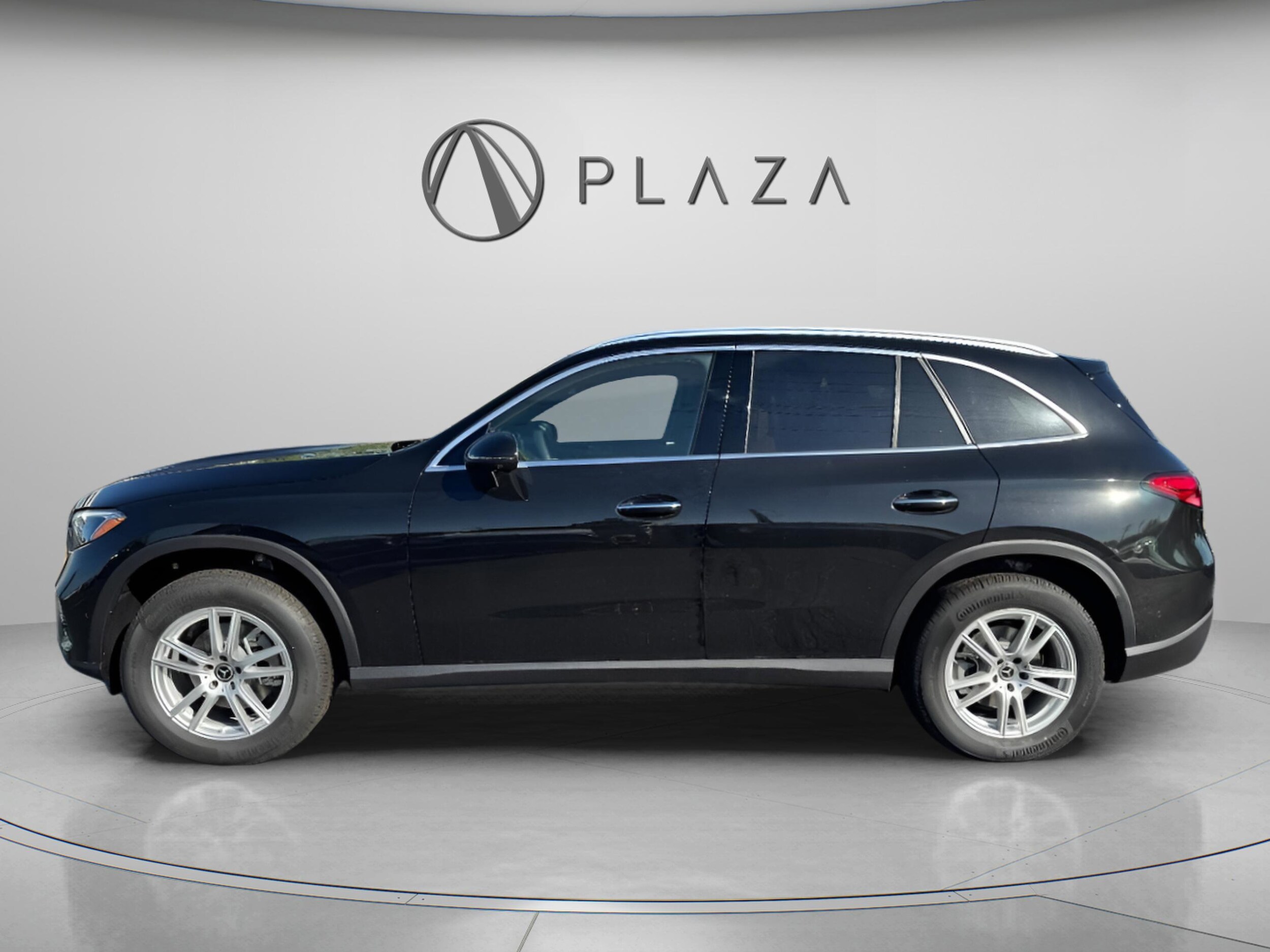 2026 Mercedes Benz GLC 300 4MATIC photo 2
