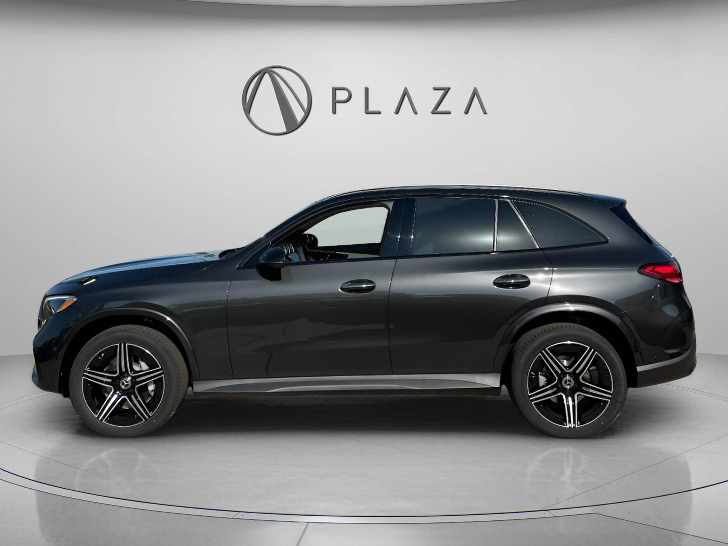2026 Mercedes Benz GLC 300 4MATIC photo 2