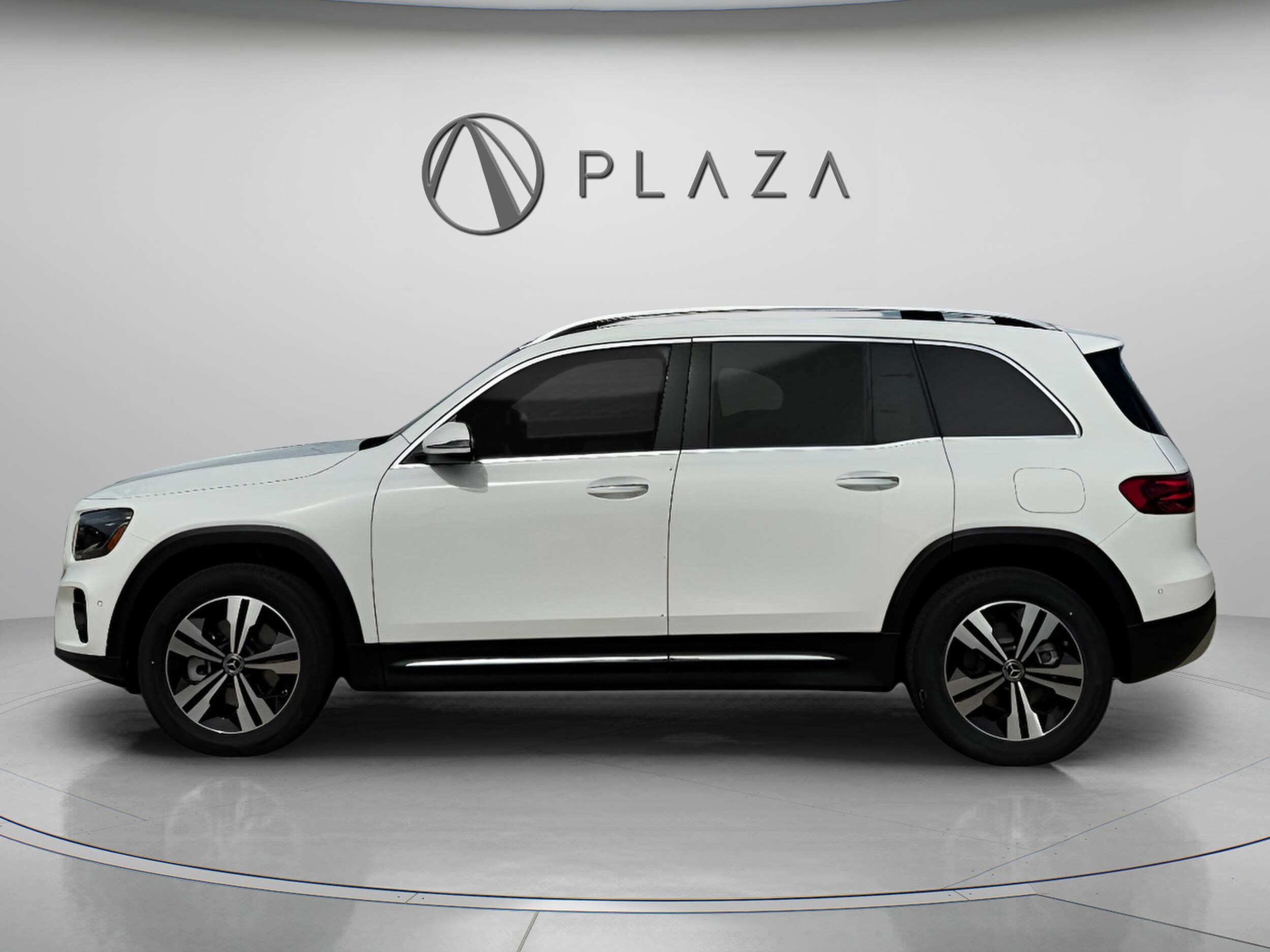 2025 Mercedes Benz GLB 250 4MATIC photo 2
