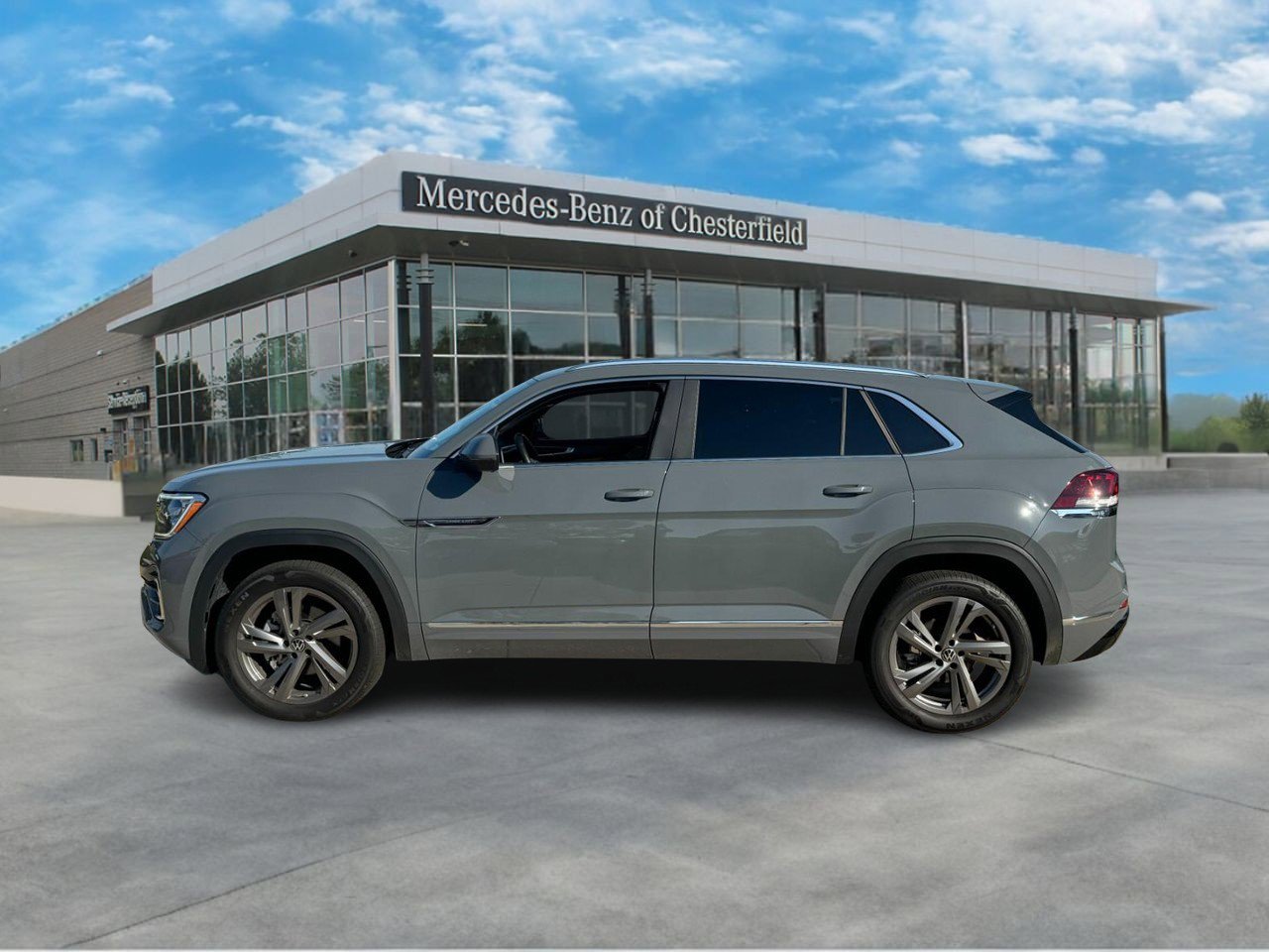 Used 2024 Volkswagen Atlas Cross Sport SEL R-LINE with VIN 1V2AE2CA9RC210211 for sale in O'fallon, MO