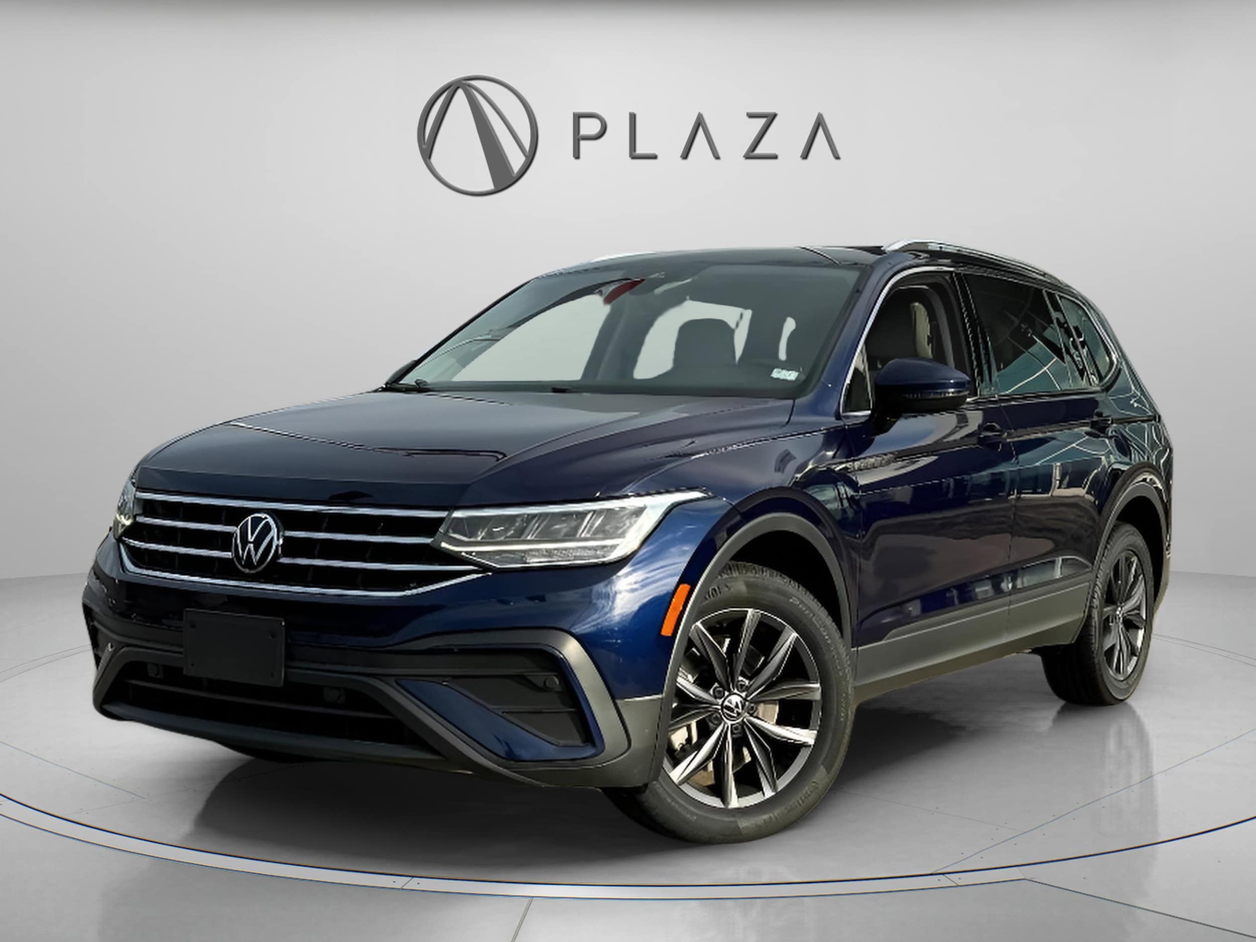 2022 Volkswagen Tiguan SE's photo