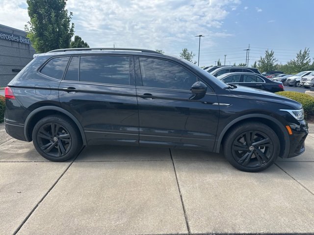 2024 Volkswagen Tiguan SE R-Line Black photo 2