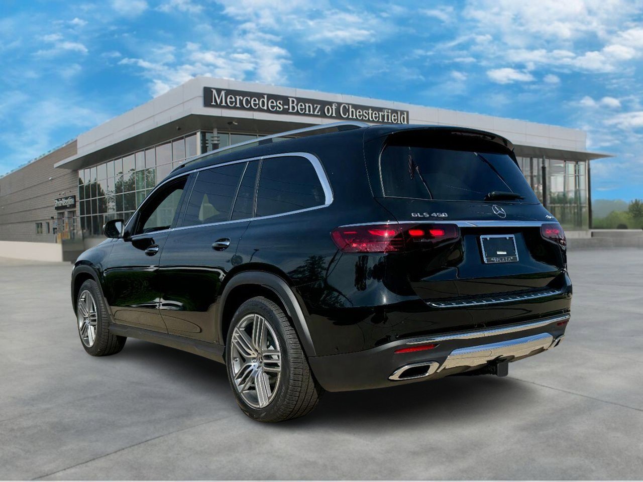 2025 Mercedes Benz GLS 450 4MATIC photo 3