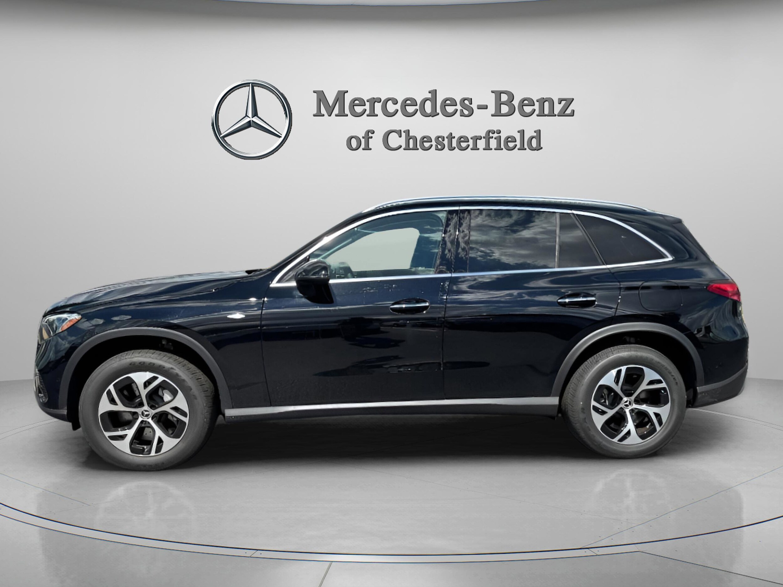 2025 Mercedes Benz GLC 350e 4MATIC photo 2