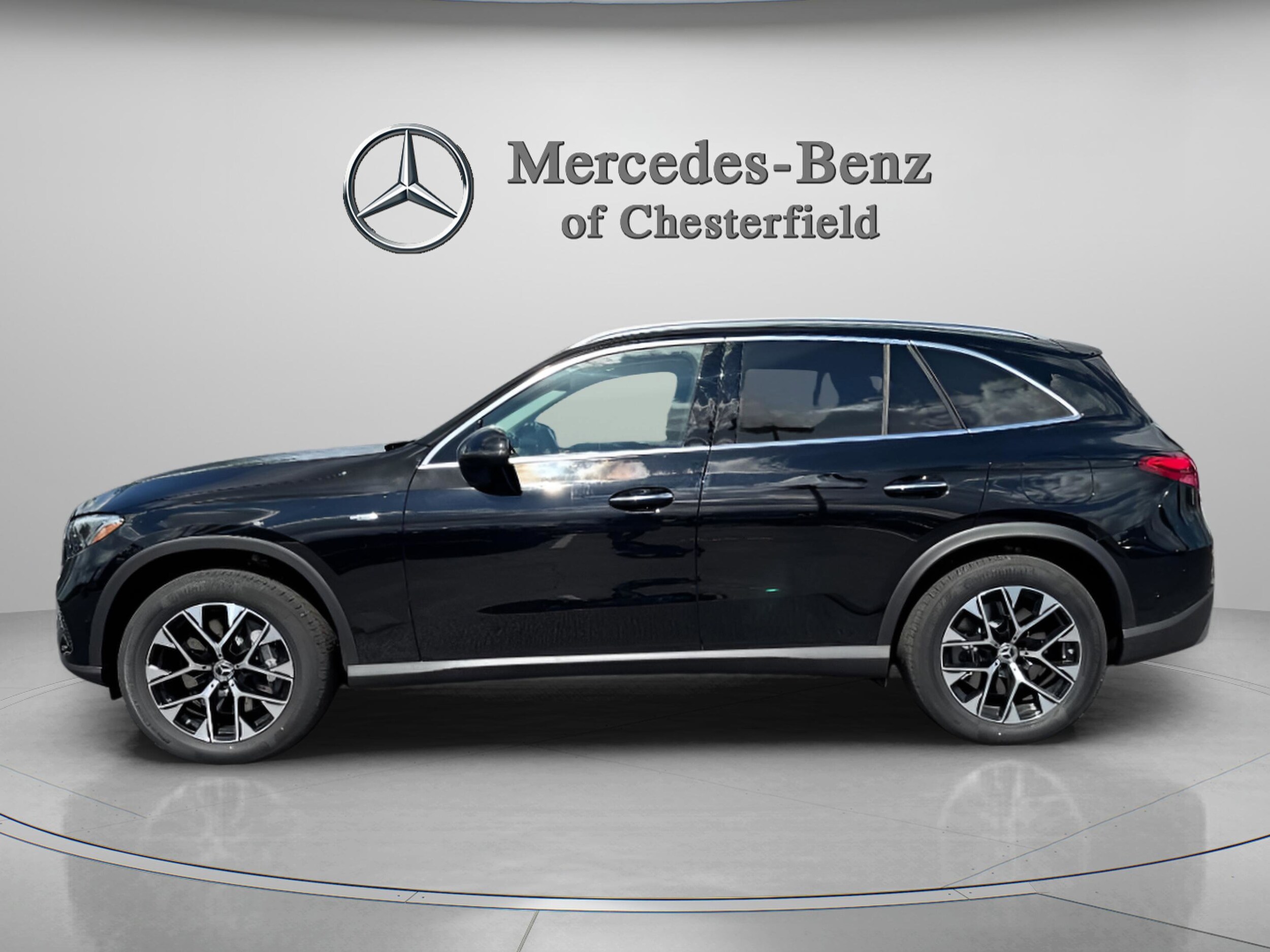 2025 Mercedes Benz GLC 350e 4MATIC photo 2