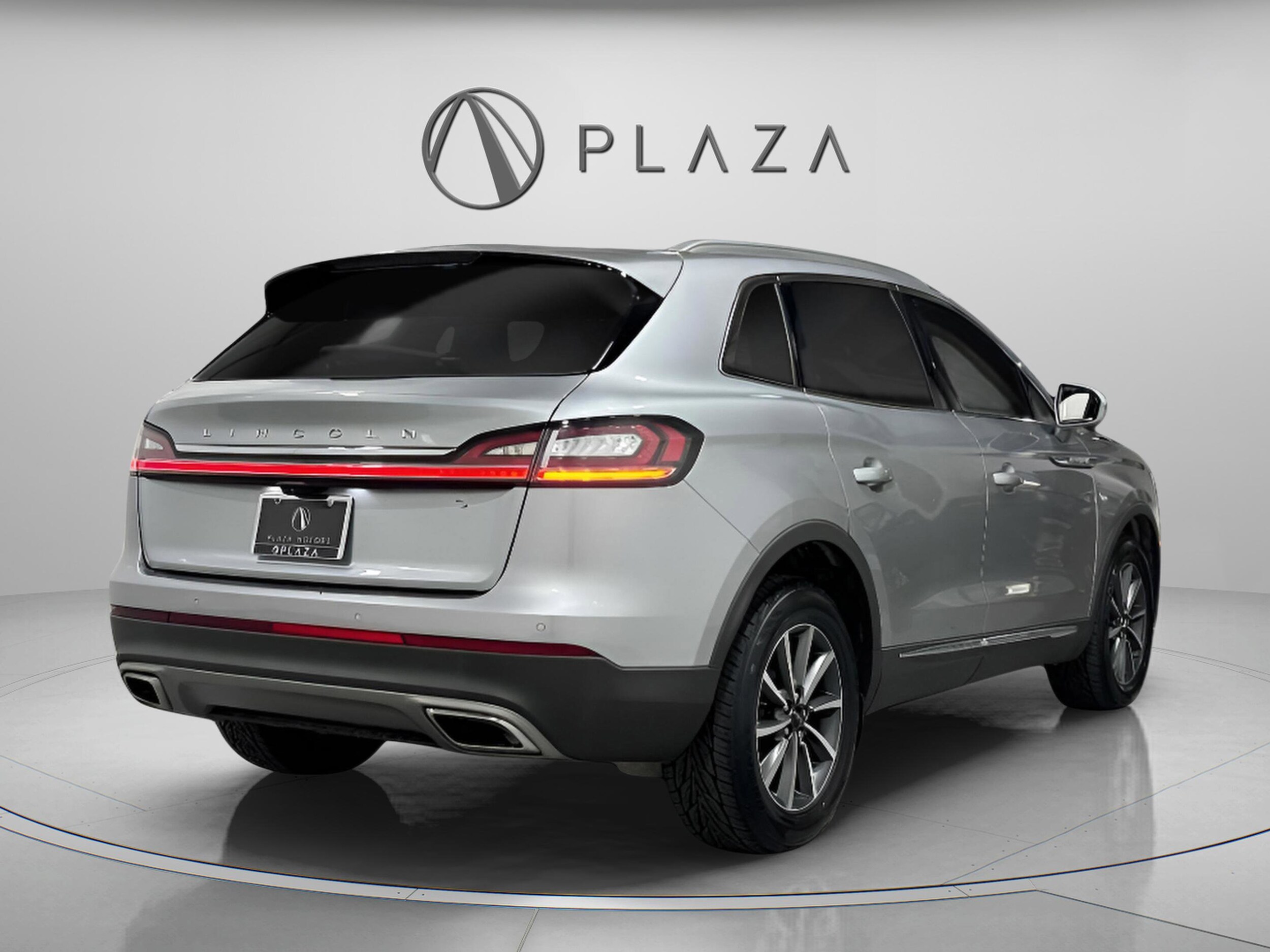 2022 Lincoln Nautilus Standard photo 3