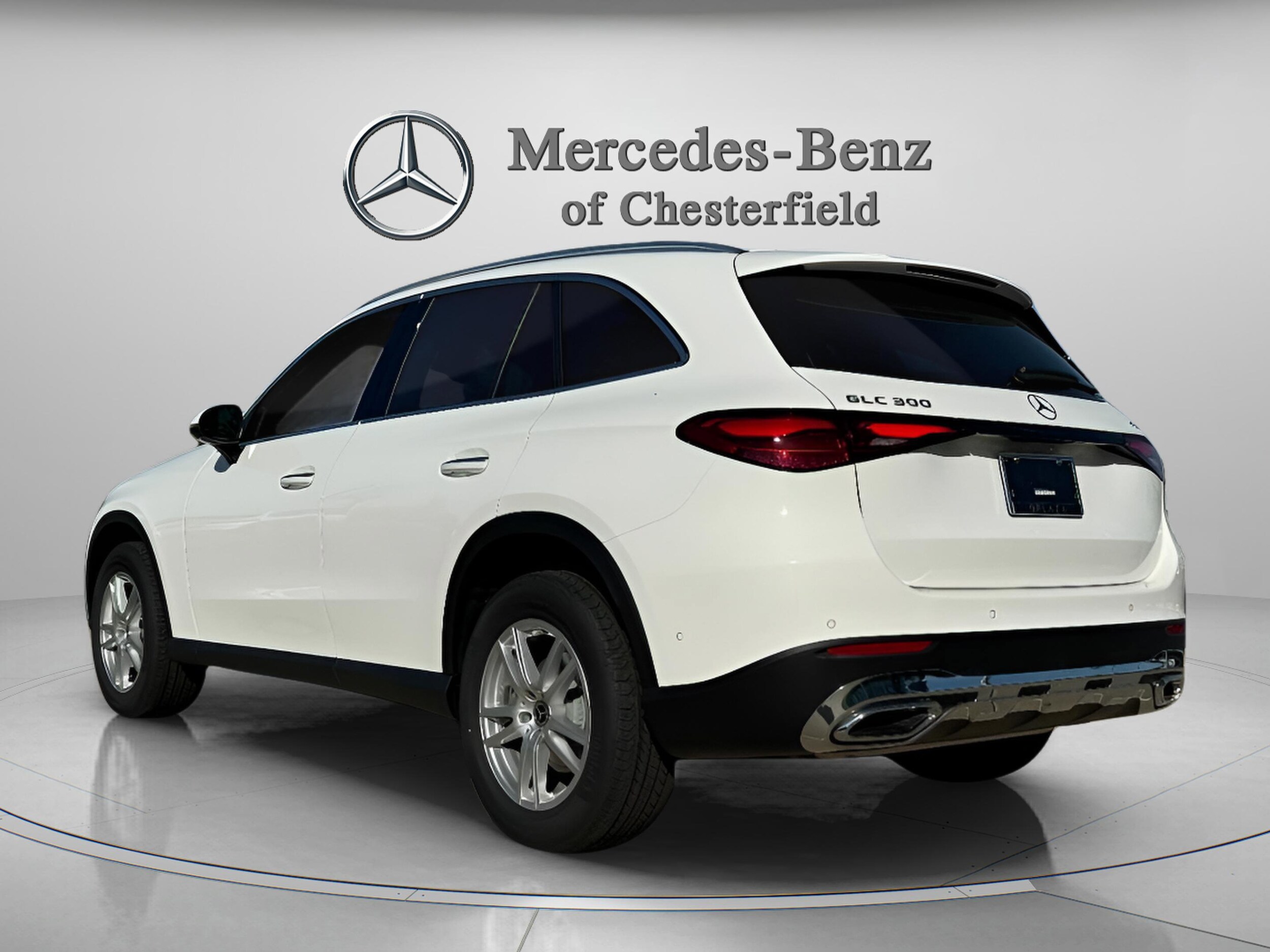 2025 Mercedes Benz GLC 300 4MATIC photo 3
