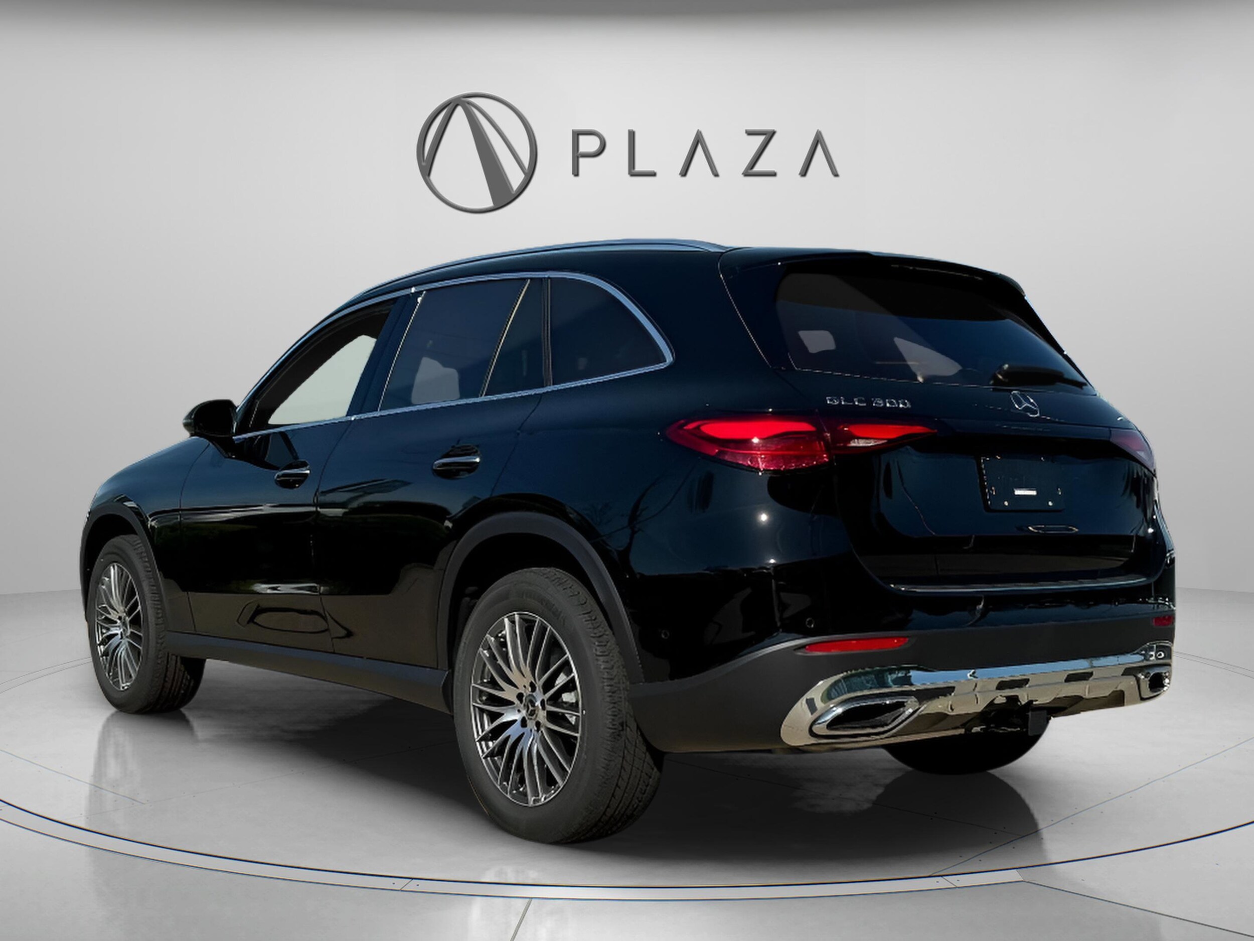 2025 Mercedes Benz GLC 300 4MATIC photo 3