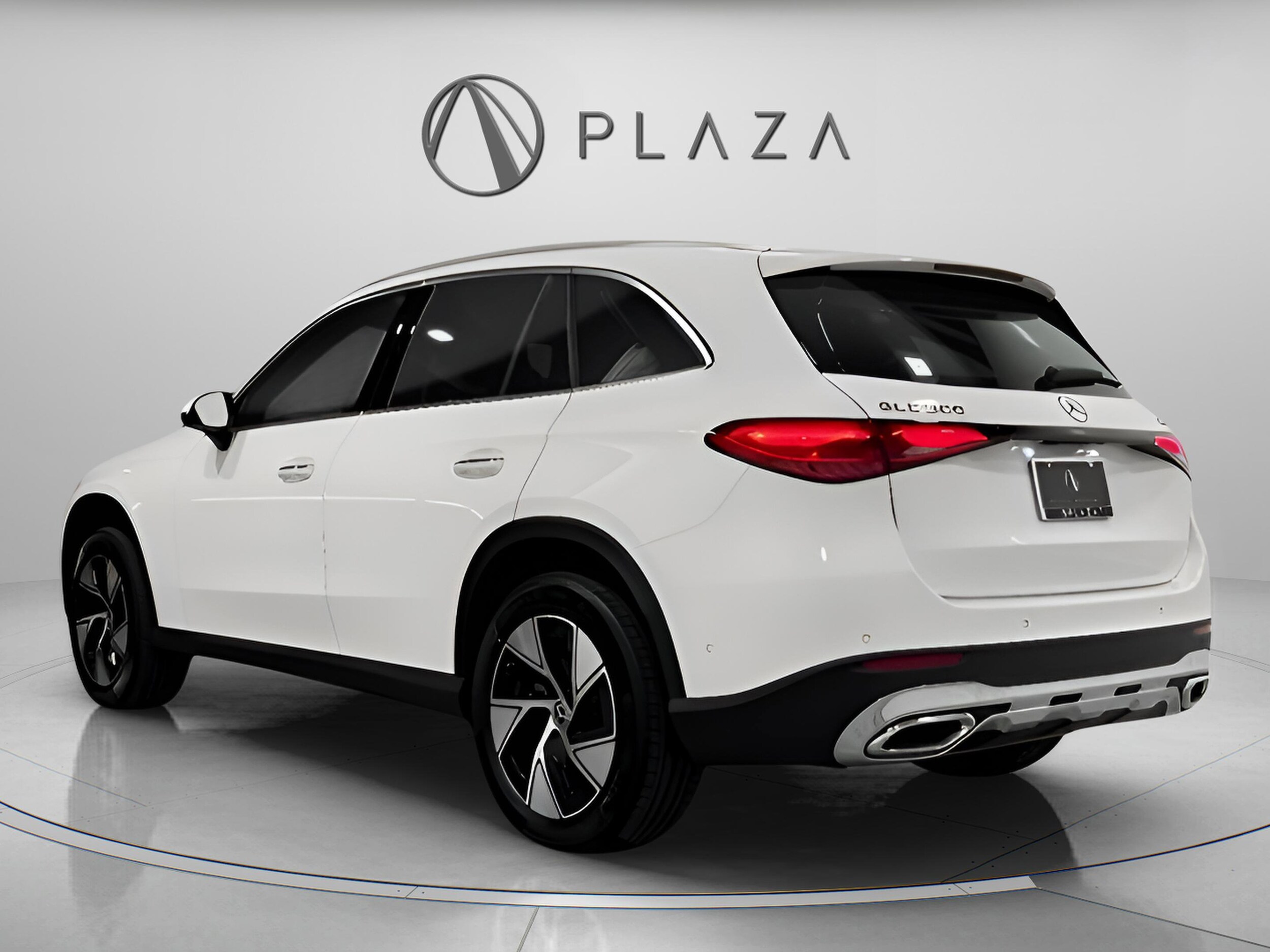 2024 Mercedes Benz GLC 300 4MATIC photo 2