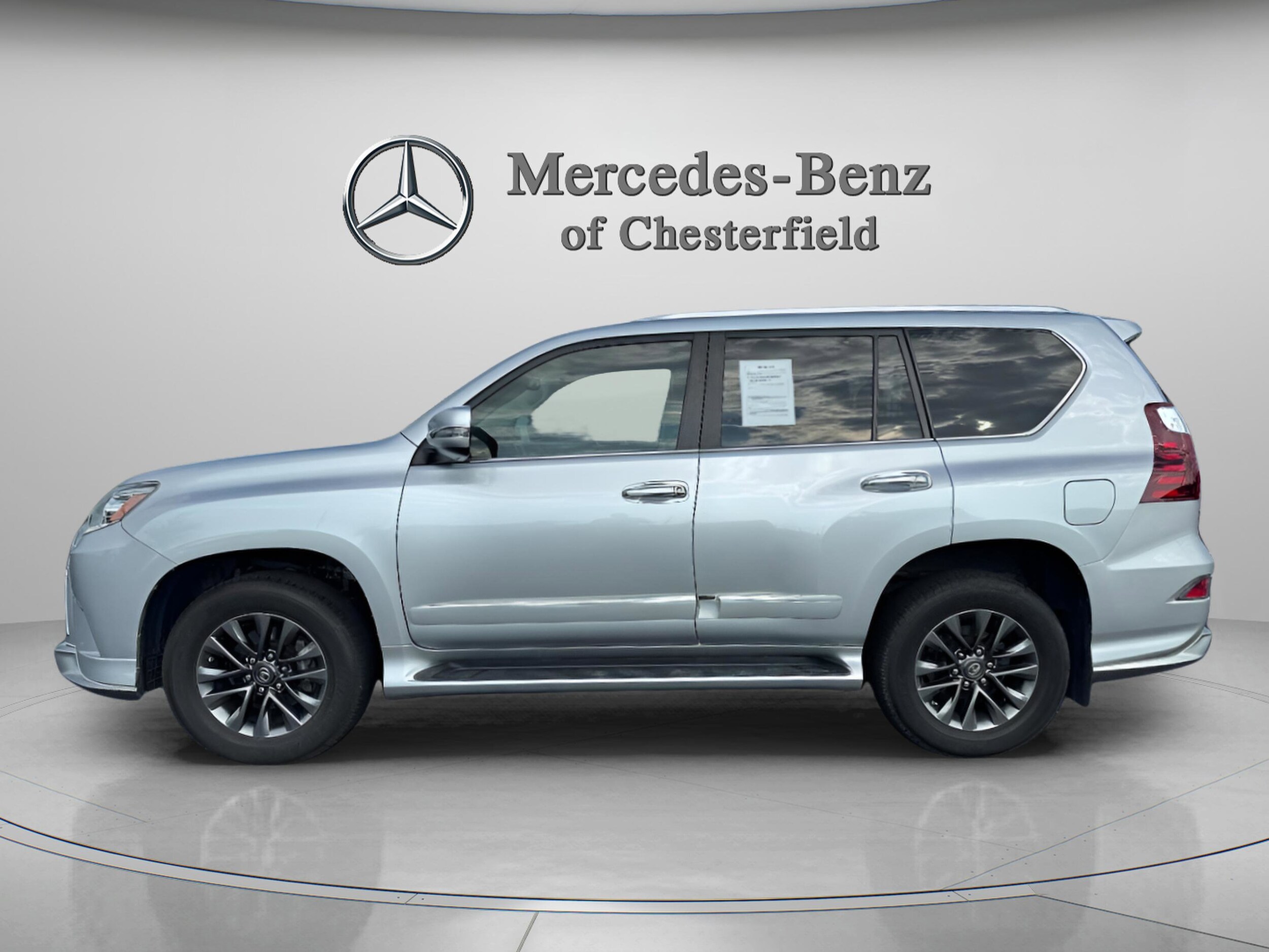 2017 Lexus GX 460 Luxury photo 2
