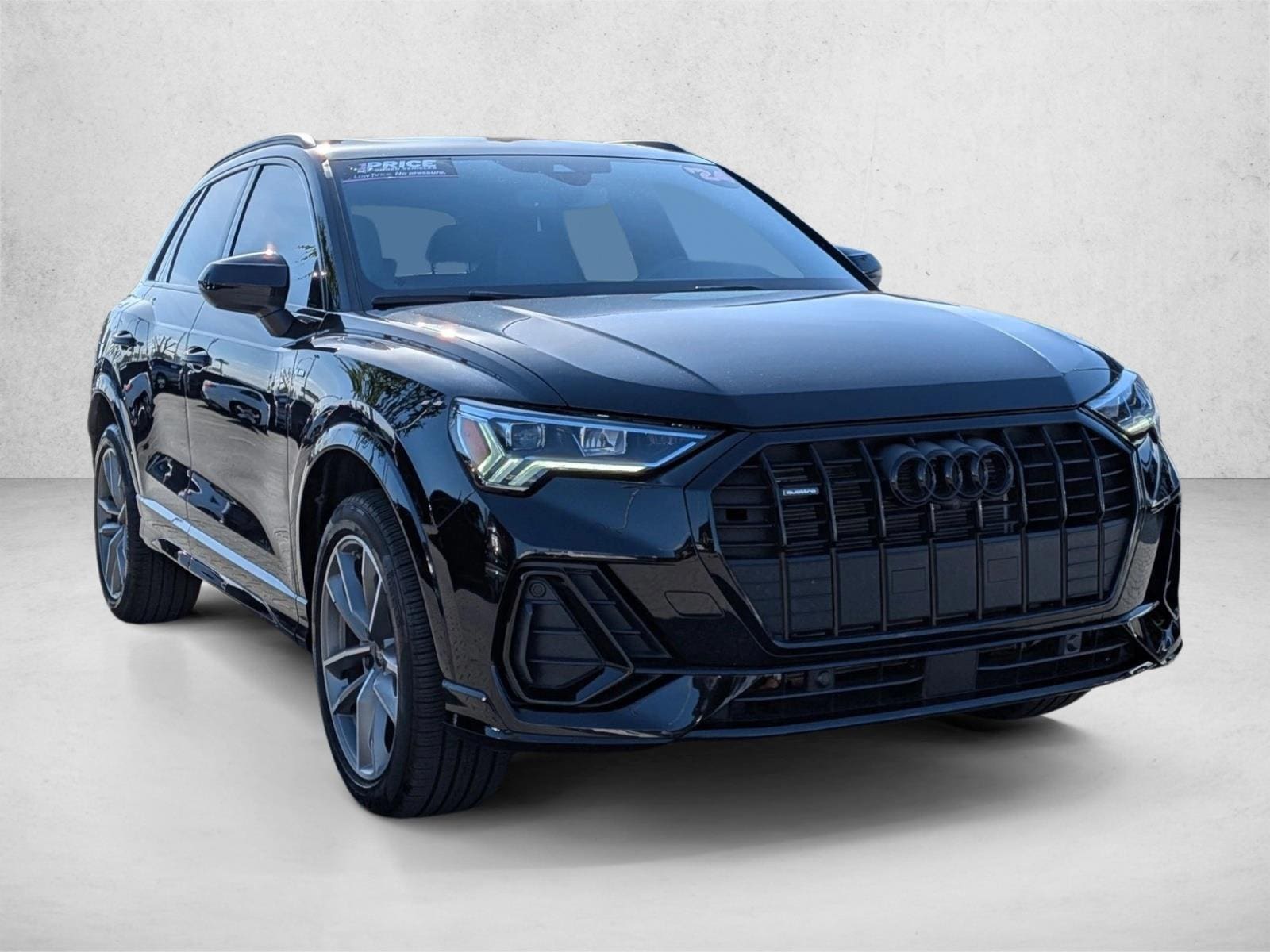2024 Audi Q3 45 S line Premium photo 2