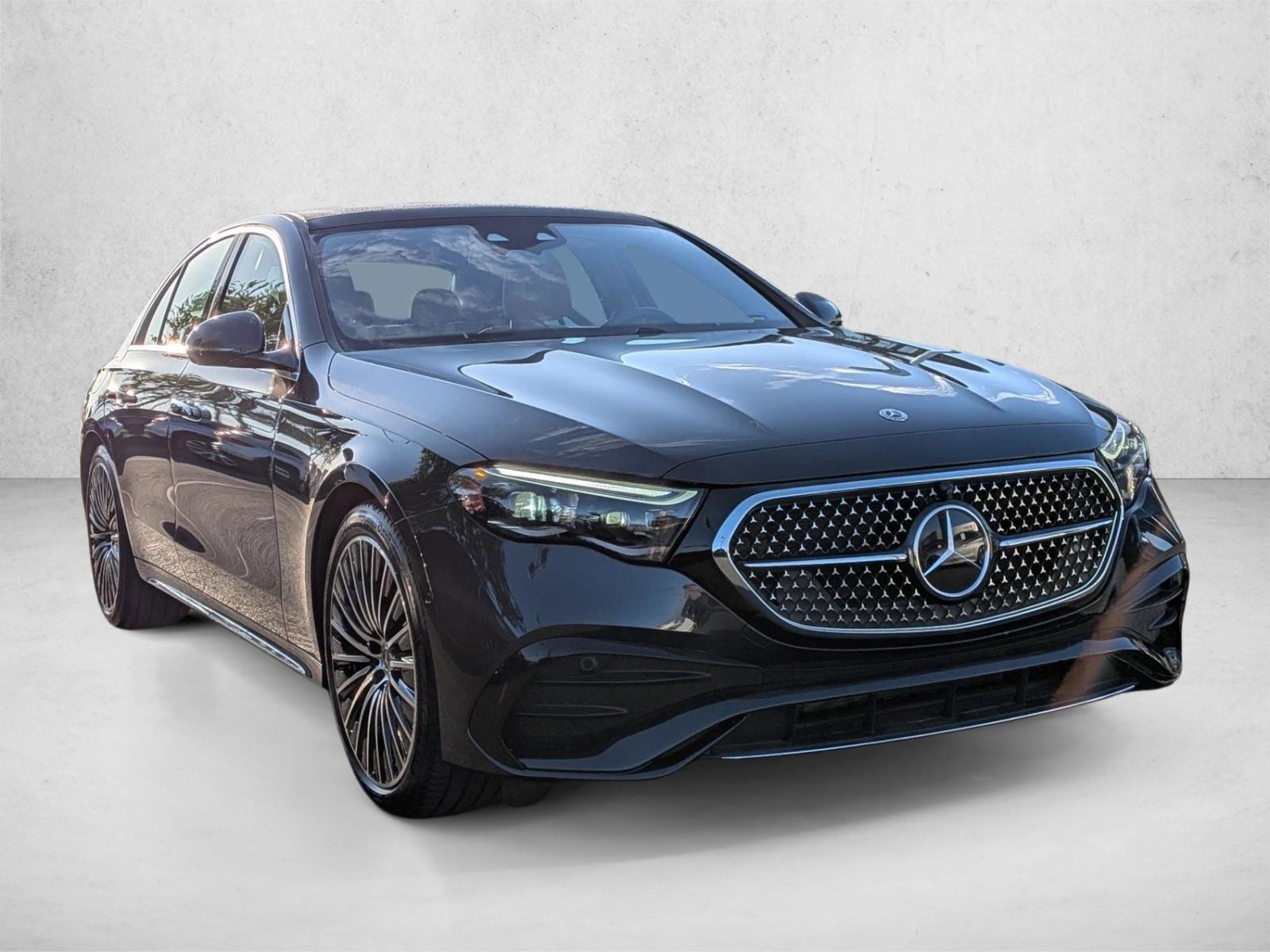 2025 Mercedes-Benz E-Class E 350 4MATIC photo 2