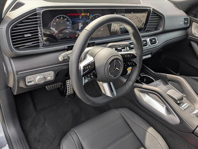 2025 Mercedes Benz GLS 580 4MATIC photo 3