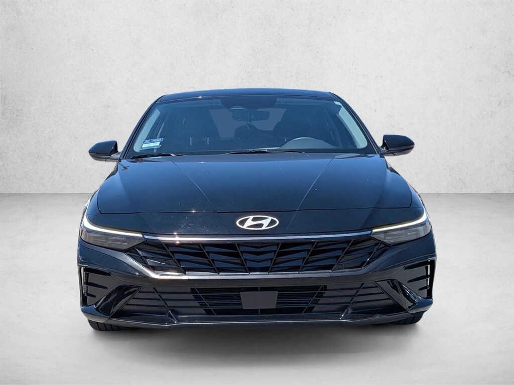 Used 2025 Hyundai Elantra SEL Convenience Sedan