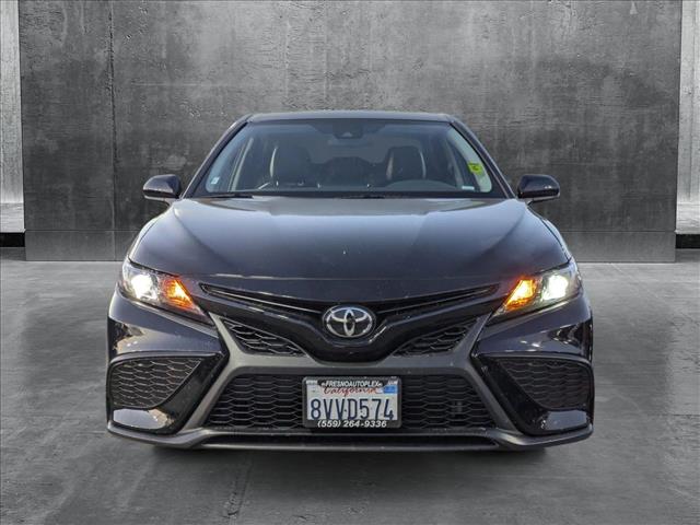 2021 Toyota Camry SE photo 2