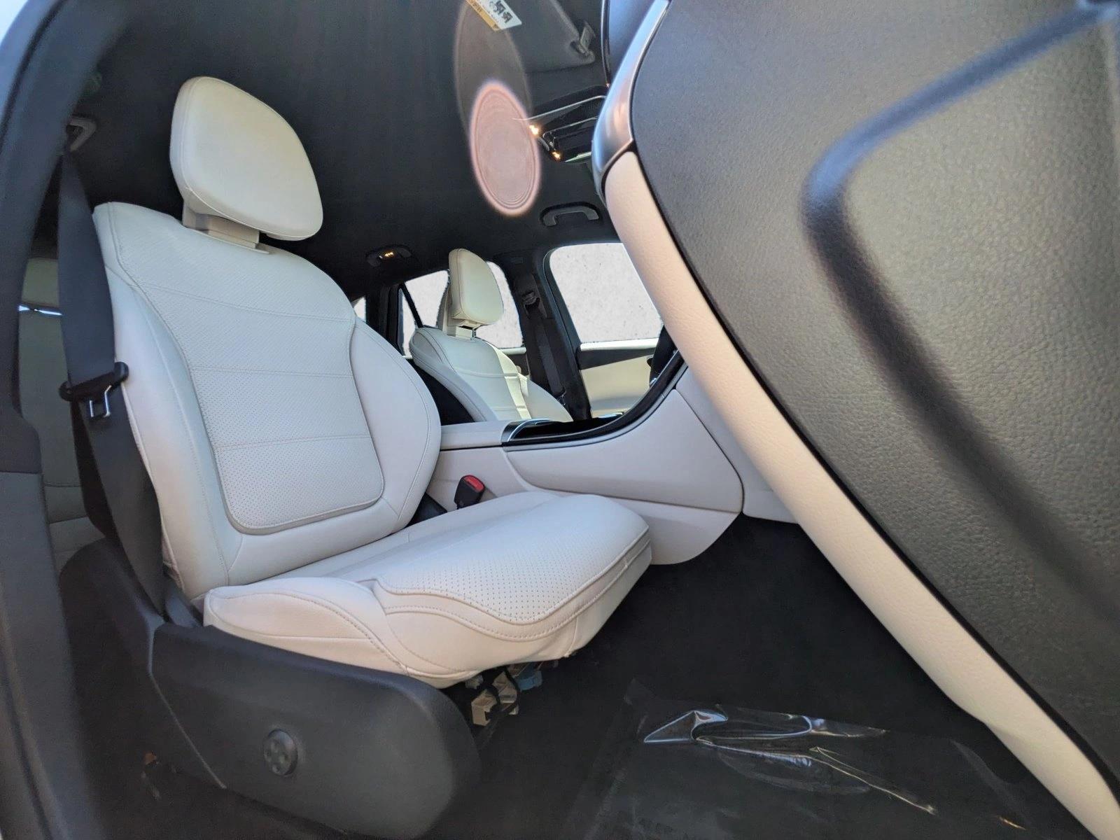 2026 Mercedes-Benz GLC Base - Photo 19