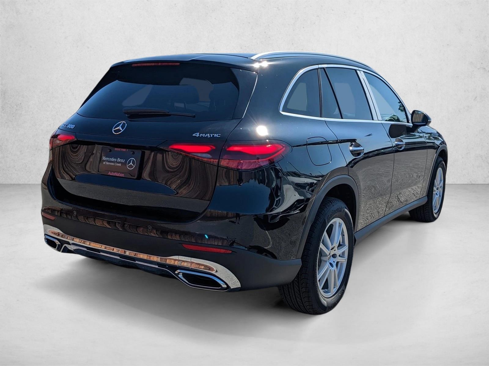 2025 Mercedes Benz GLC 300 4MATIC photo 2