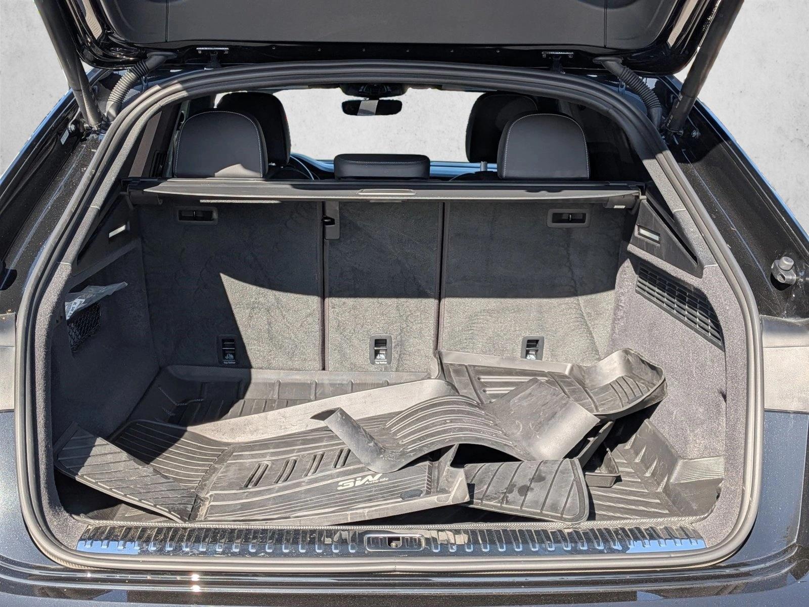 2022 Audi Q8 55 Premium photo 5