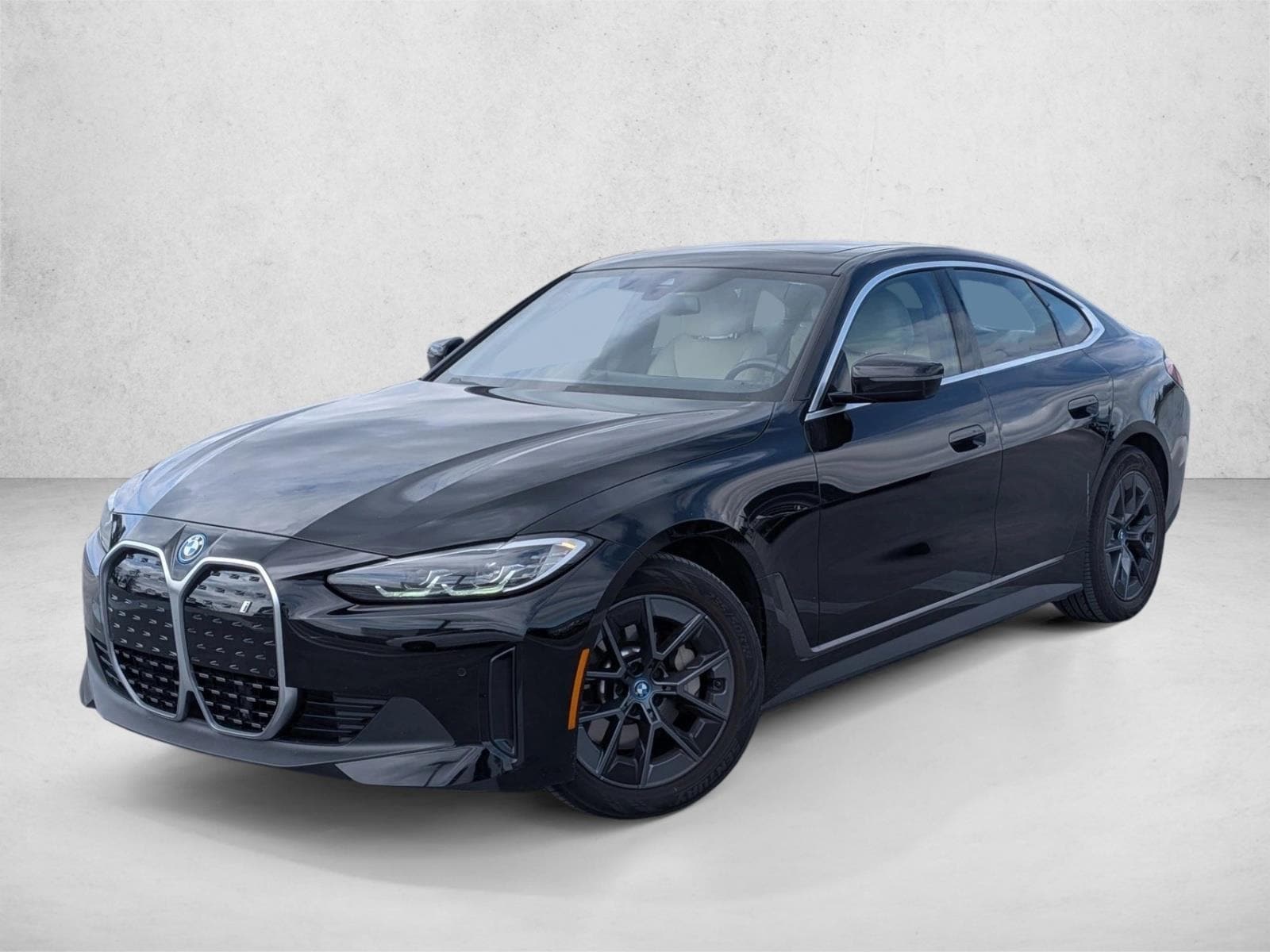 2023 BMW i4 eDrive40's photo