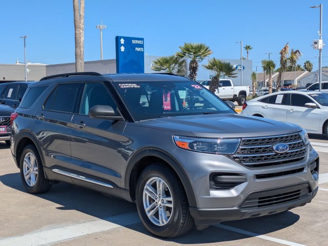2022 Ford Explorer XLT photo 2