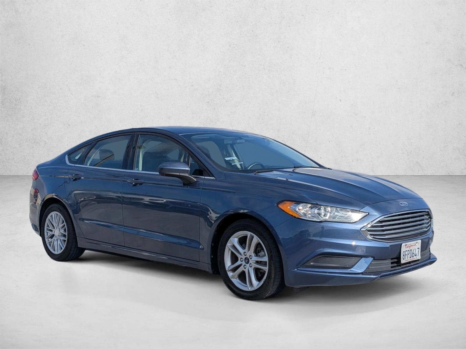 2018 Ford Fusion SE photo 3
