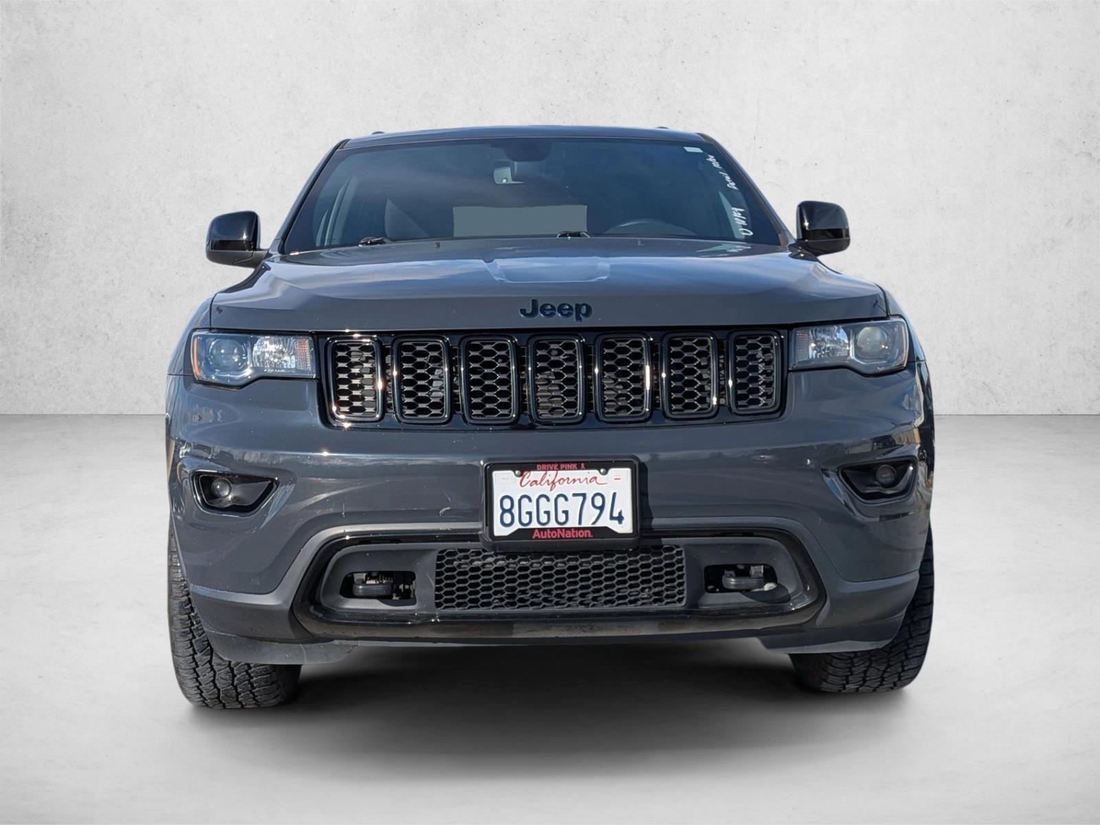 2018 Jeep Grand Cherokee Laredo photo 2