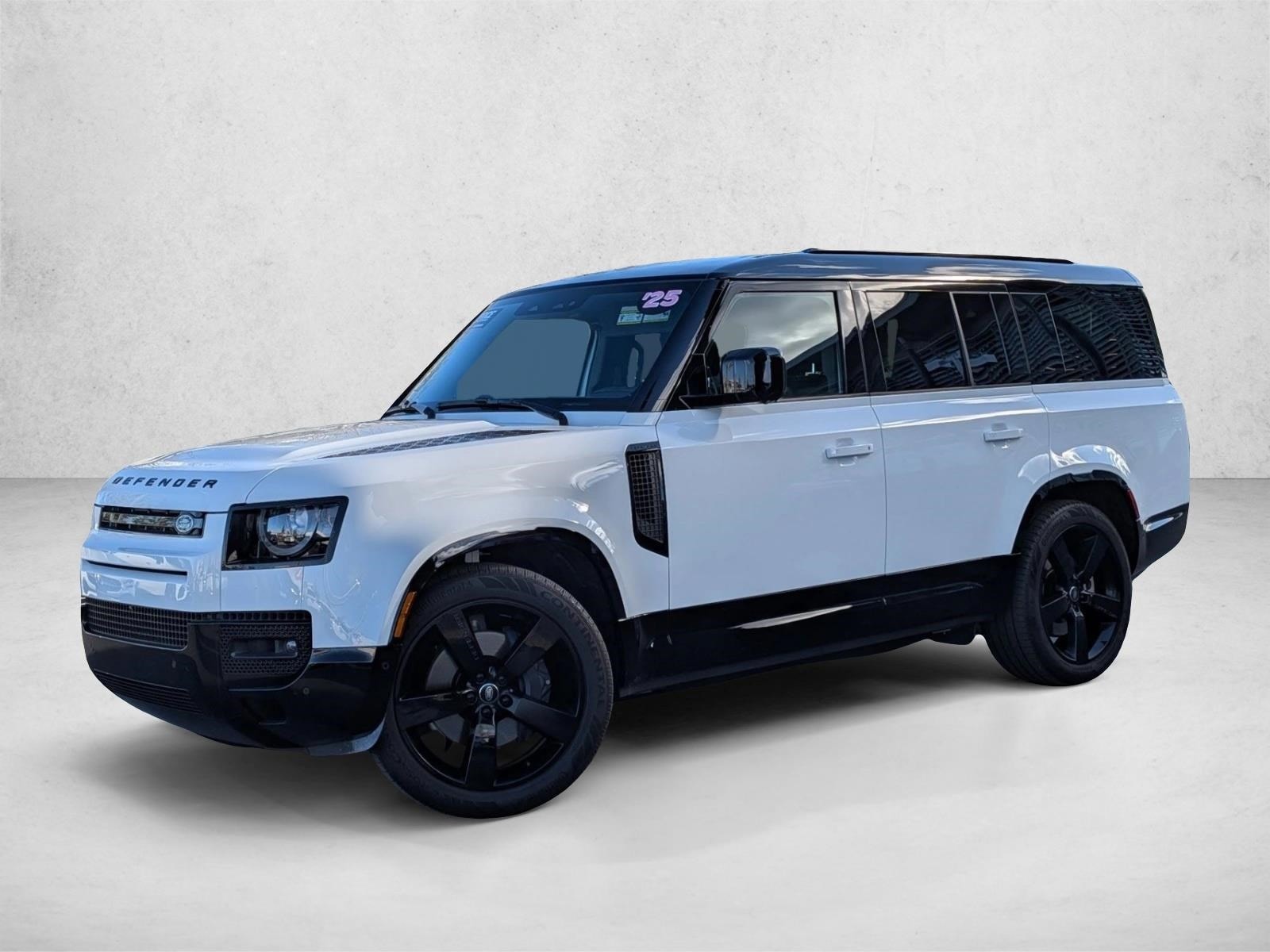 2025 Land Rover Defender X-Dynamic SE's photo